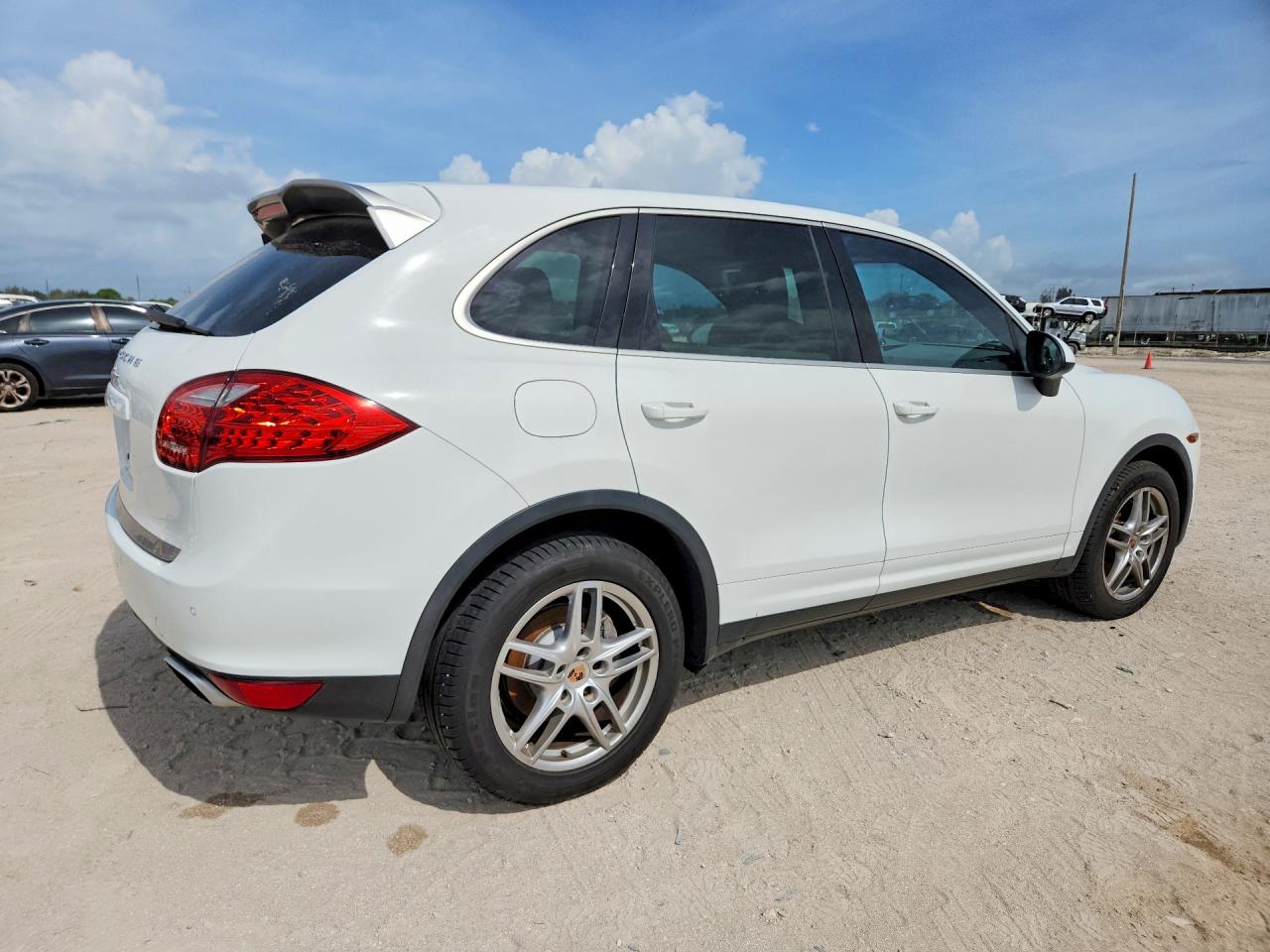 2014 Porsche Cayenne White vin: WP1AA2A28ELA97451