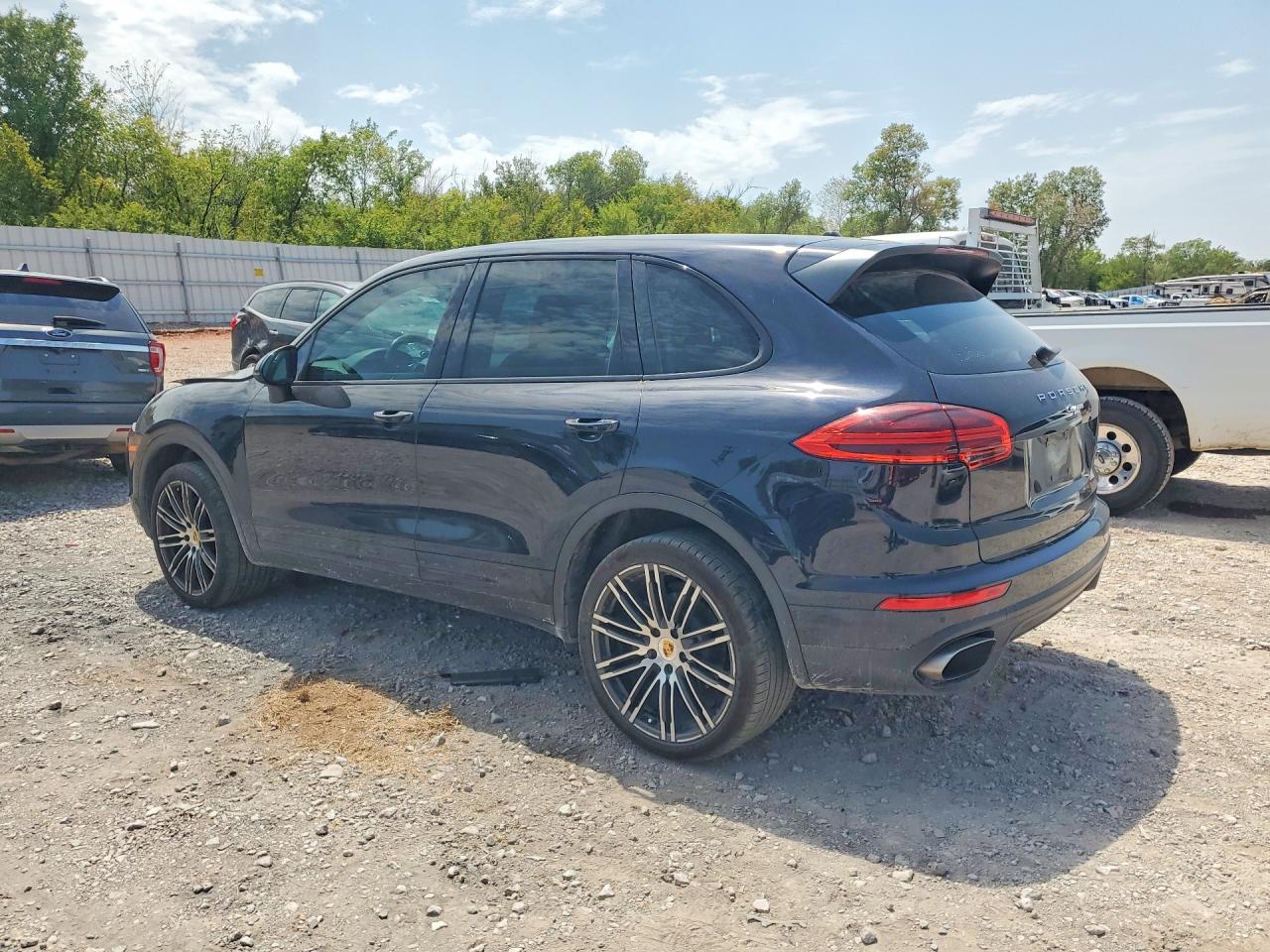 2016 Porsche Cayenne Черный vin: WP1AA2A28GLA04317