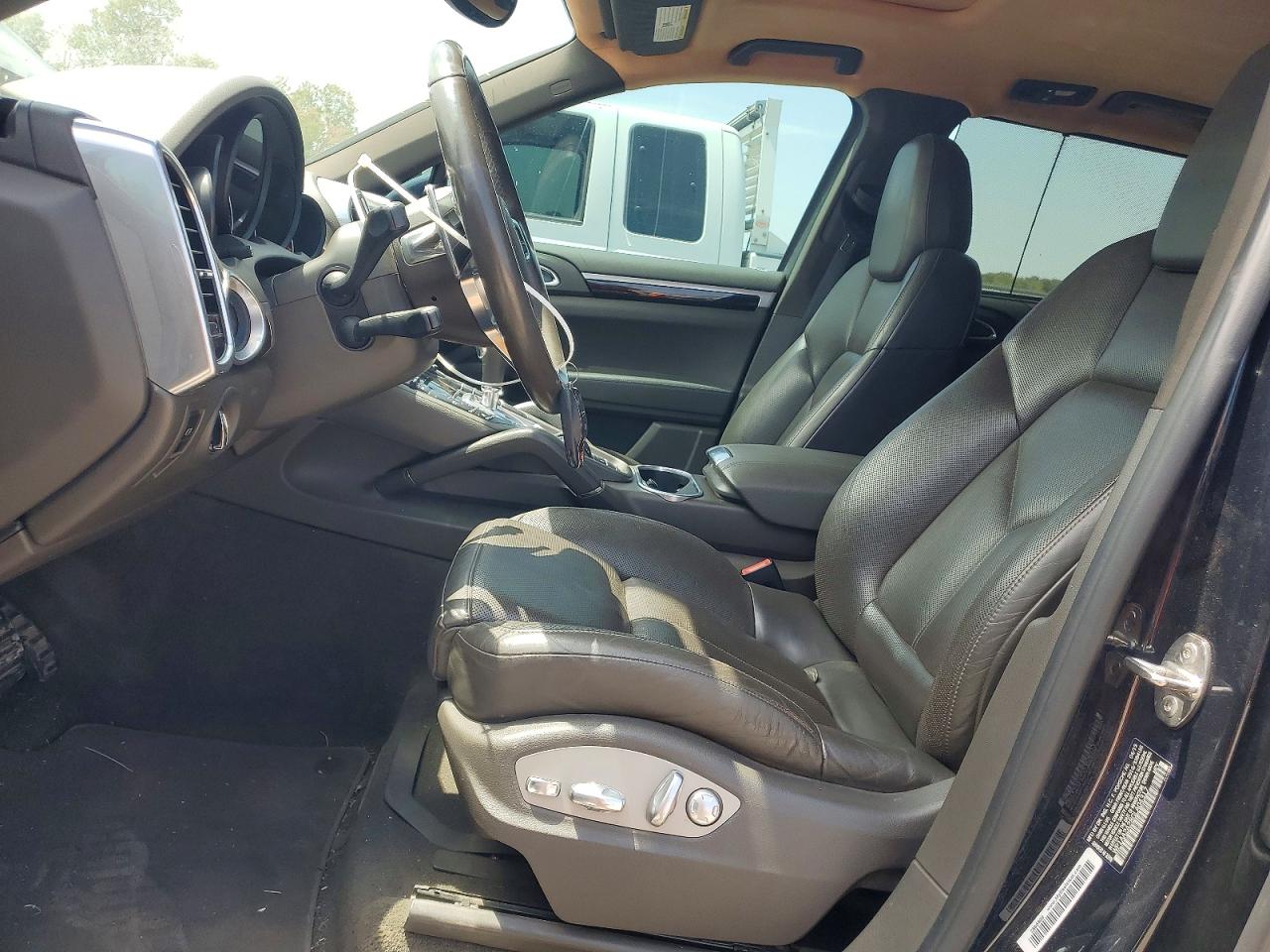 2016 Porsche Cayenne Черный vin: WP1AA2A28GLA04317