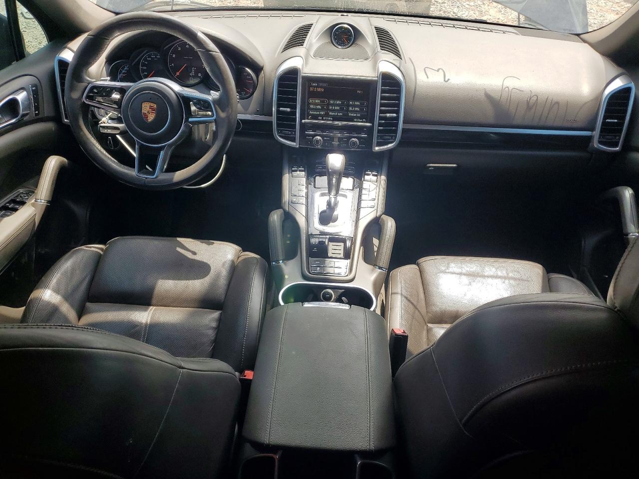 2016 Porsche Cayenne Черный vin: WP1AA2A28GLA04317