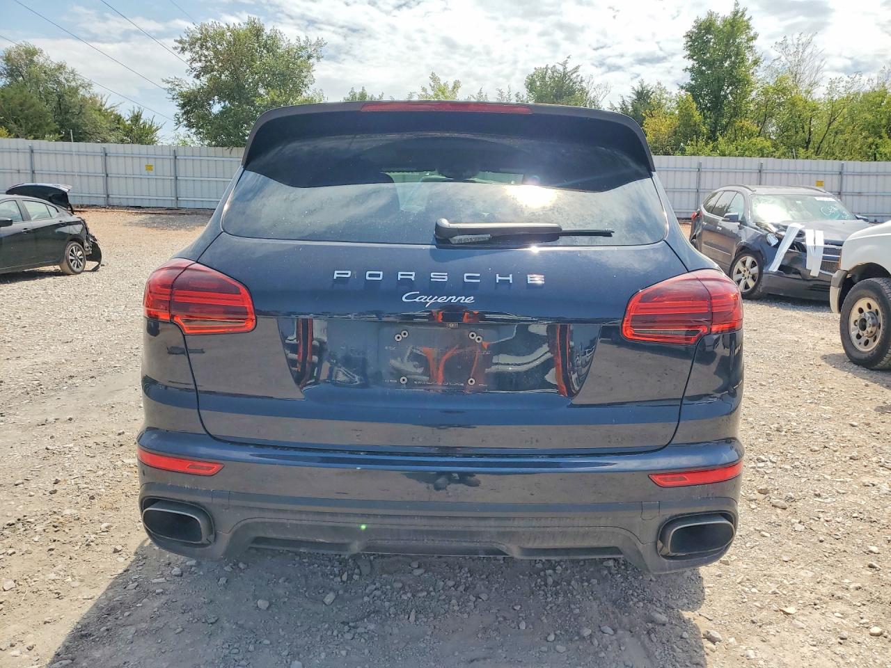 2016 Porsche Cayenne Черный vin: WP1AA2A28GLA04317