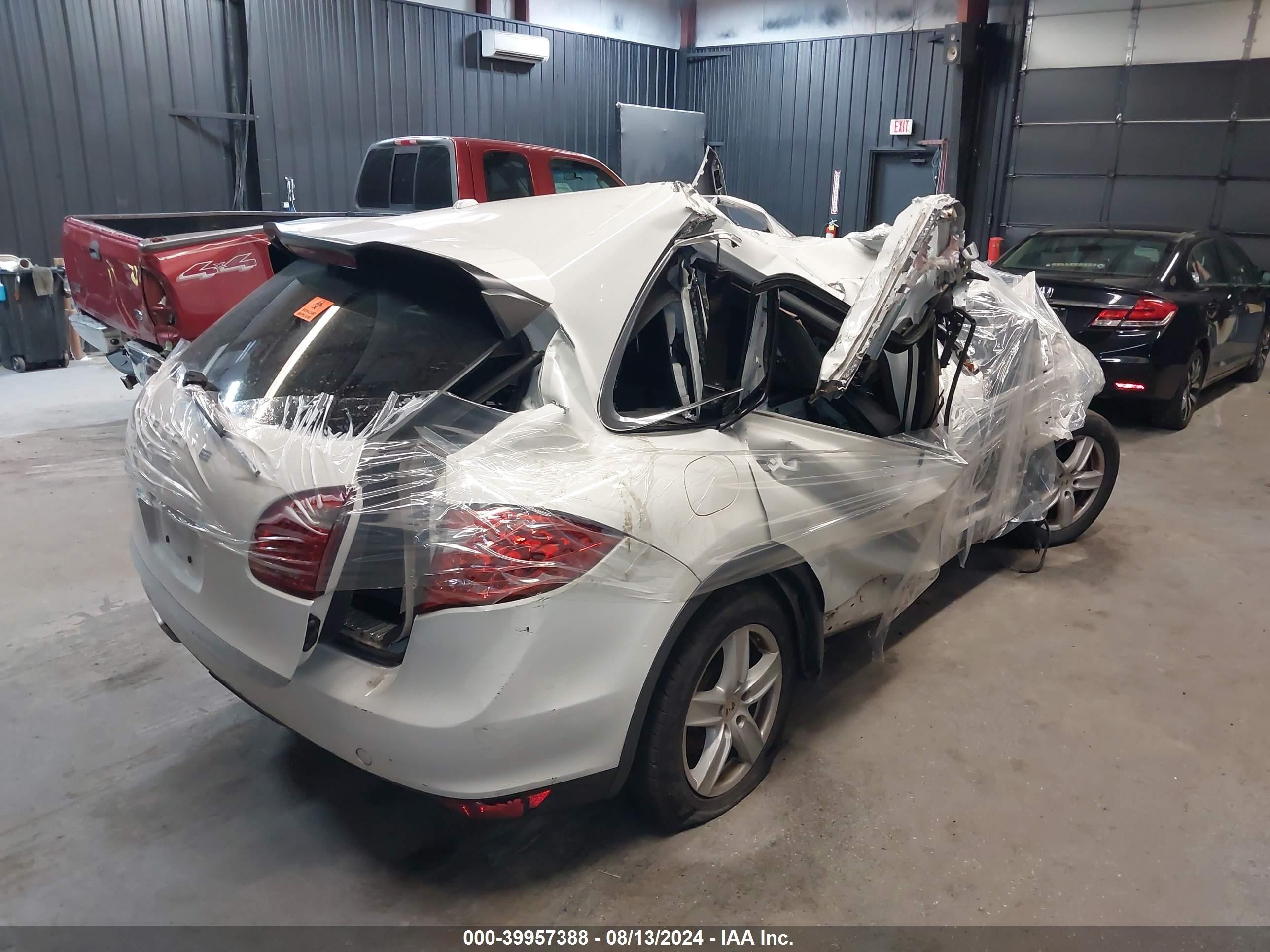 2013 Porsche Cayenne   Белый vin: WP1AA2A29DLA03110