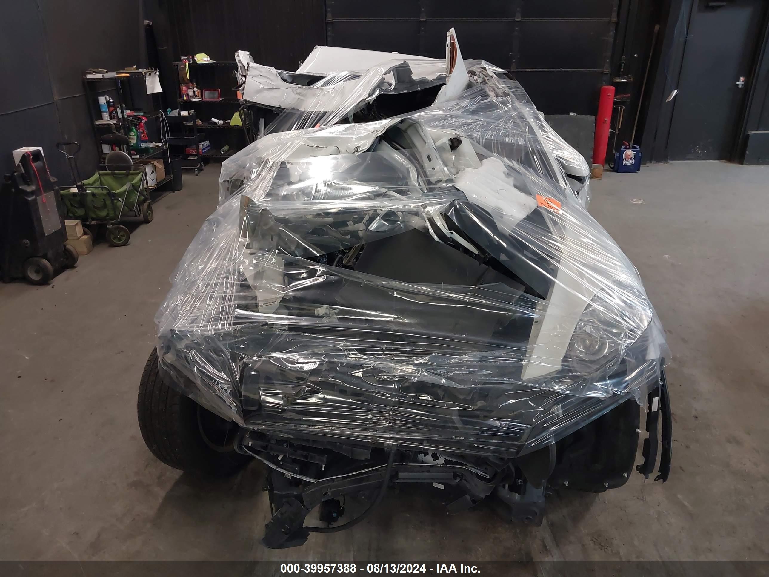 2013 Porsche Cayenne   Белый vin: WP1AA2A29DLA03110