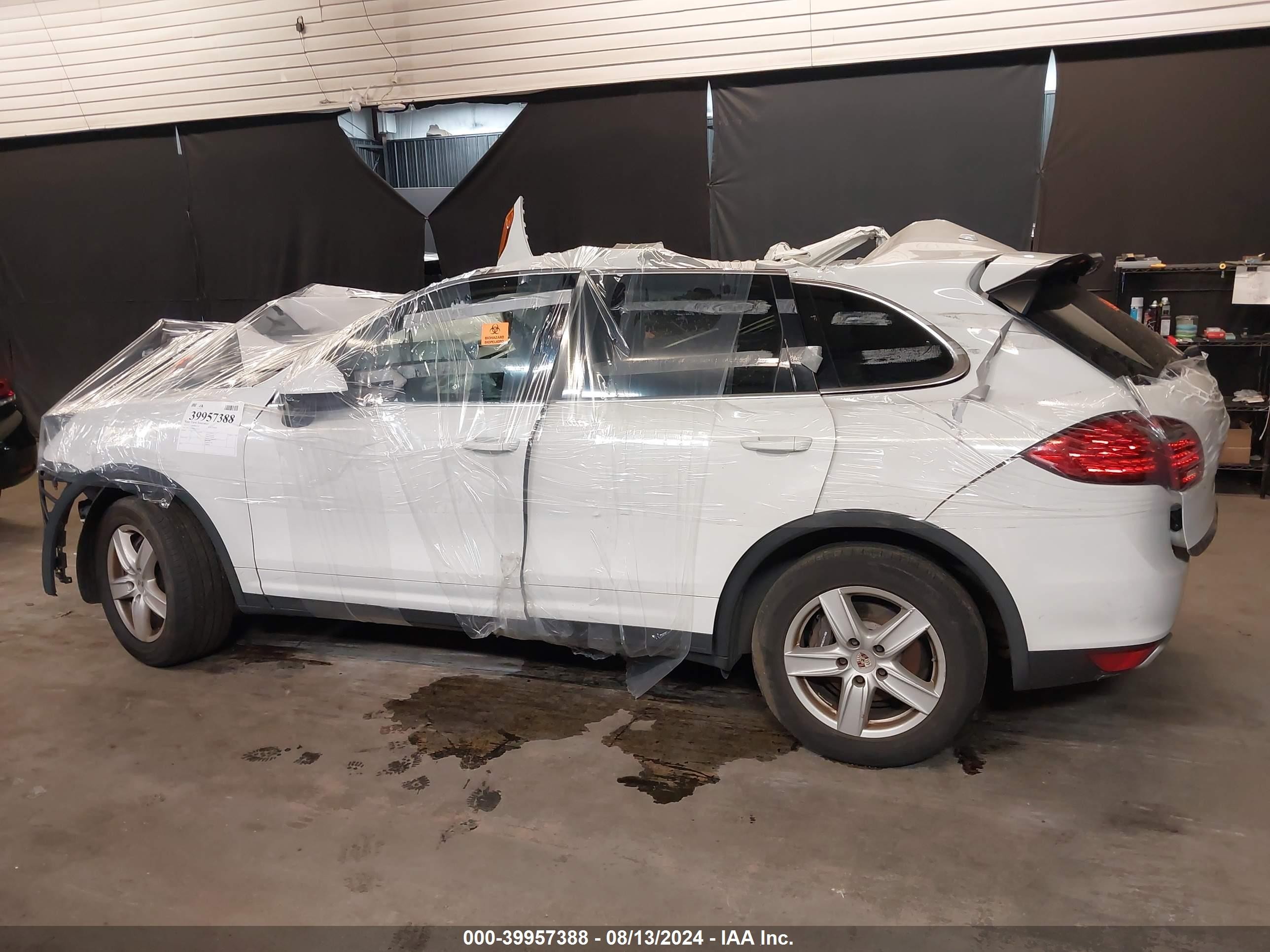 2013 Porsche Cayenne   Белый vin: WP1AA2A29DLA03110