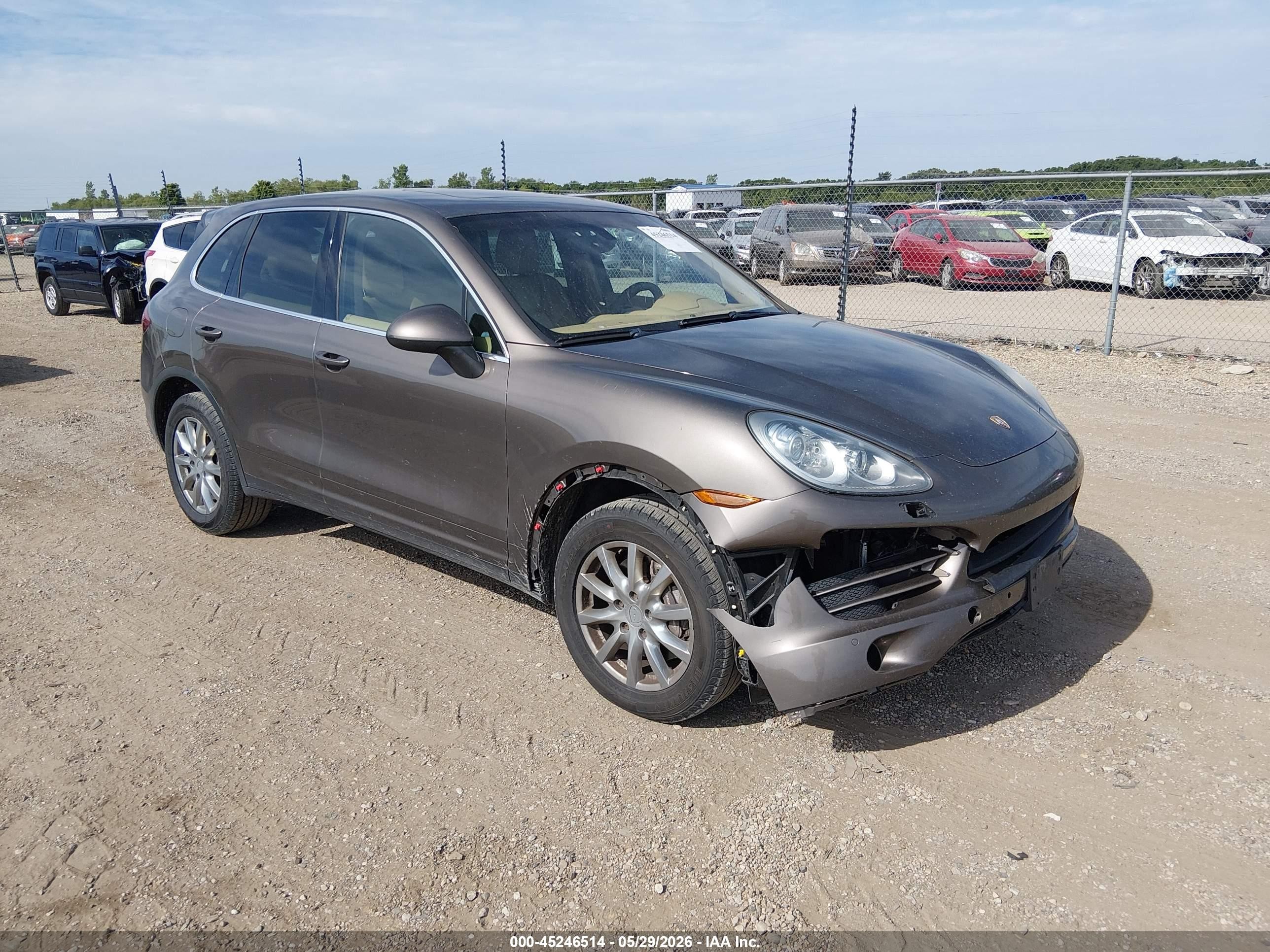 2013 Porsche Cayenne   Gray vin: WP1AA2A29DLA05097
