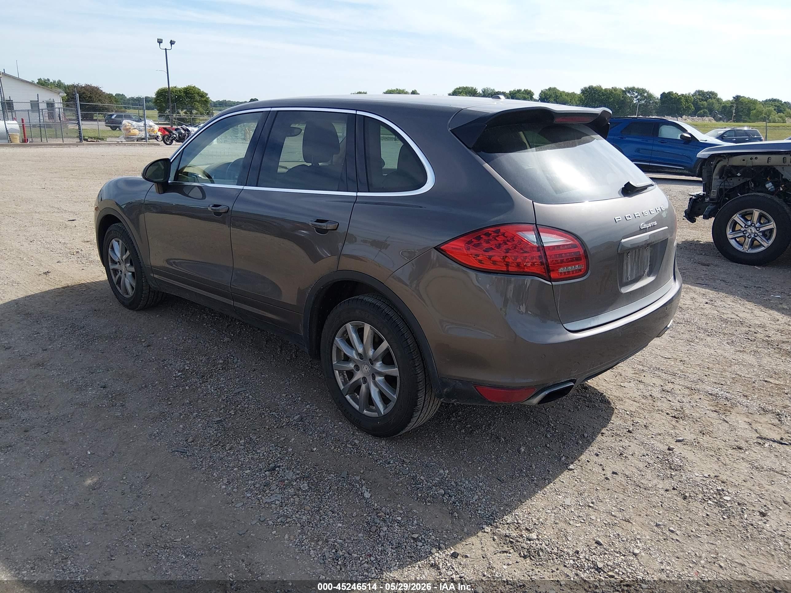 2013 Porsche Cayenne   Gray vin: WP1AA2A29DLA05097