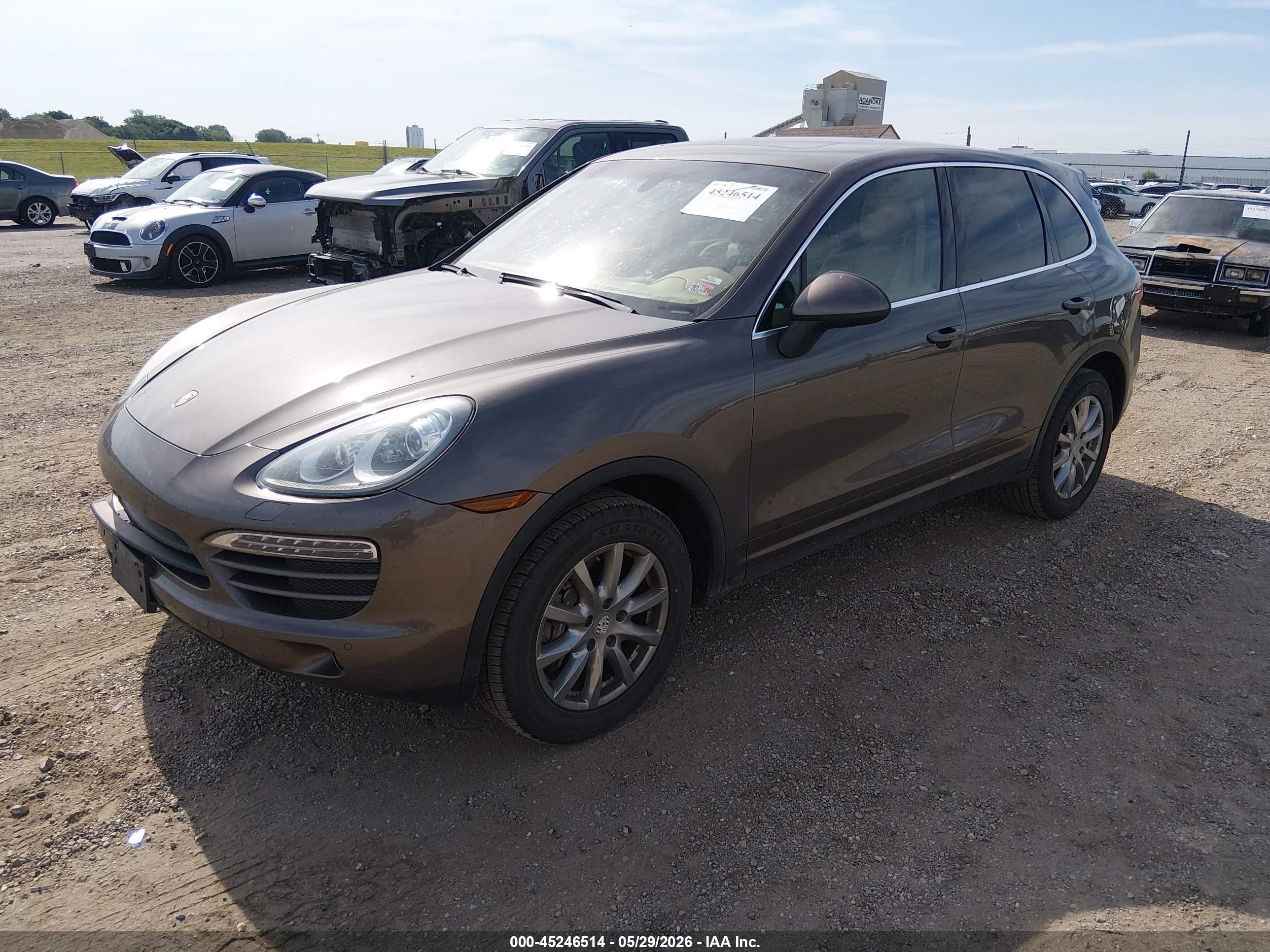 2013 Porsche Cayenne   Gray vin: WP1AA2A29DLA05097