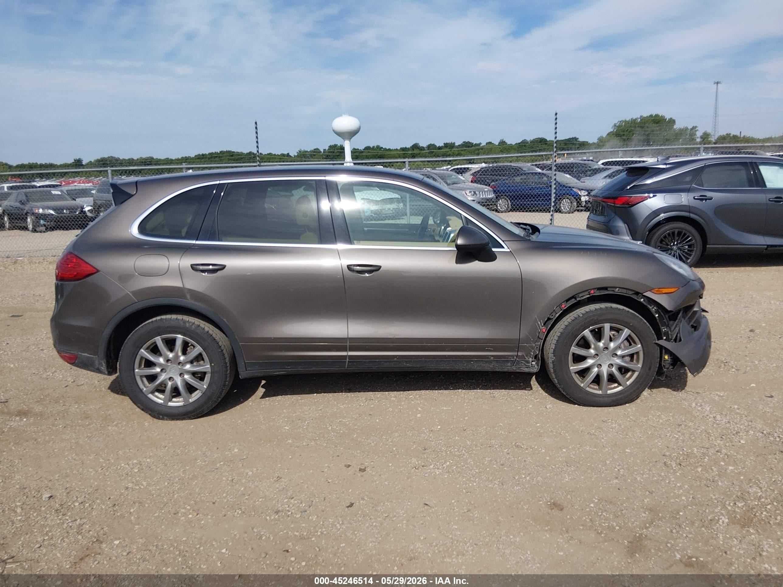 2013 Porsche Cayenne   Gray vin: WP1AA2A29DLA05097