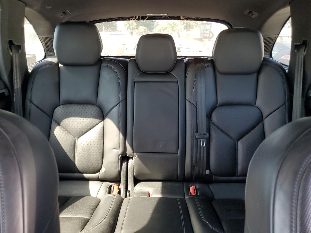 2016 Porsche Cayenne Black vin: WP1AA2A29GLA09882