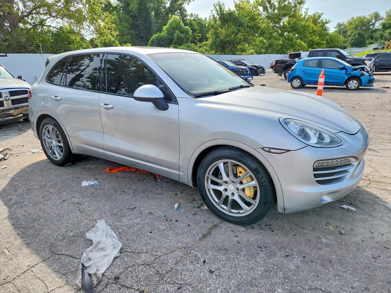 2012 Porsche Cayenne Серебряный vin: WP1AA2A2XCLA07214