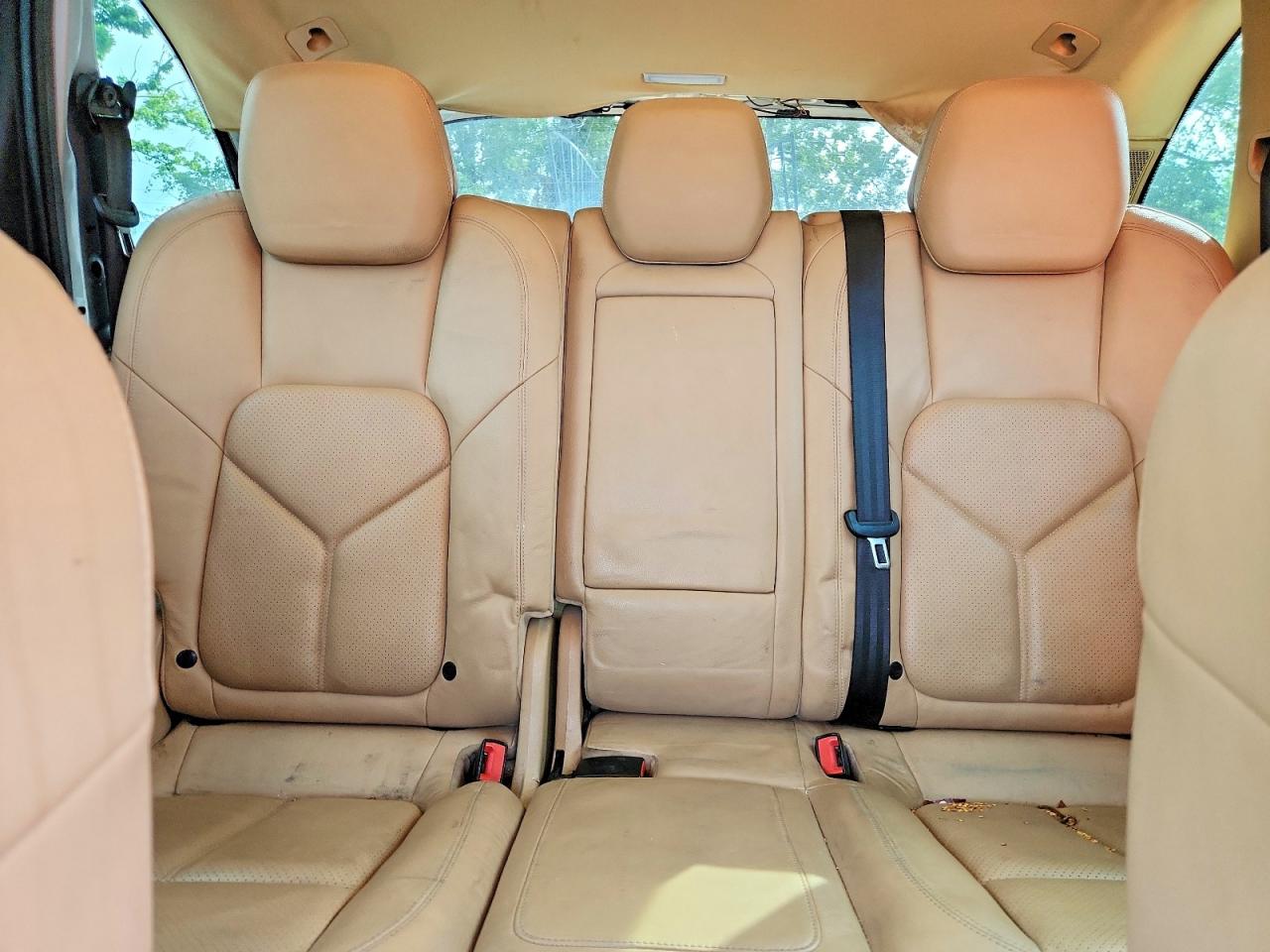 2012 Porsche Cayenne Серебряный vin: WP1AA2A2XCLA07214