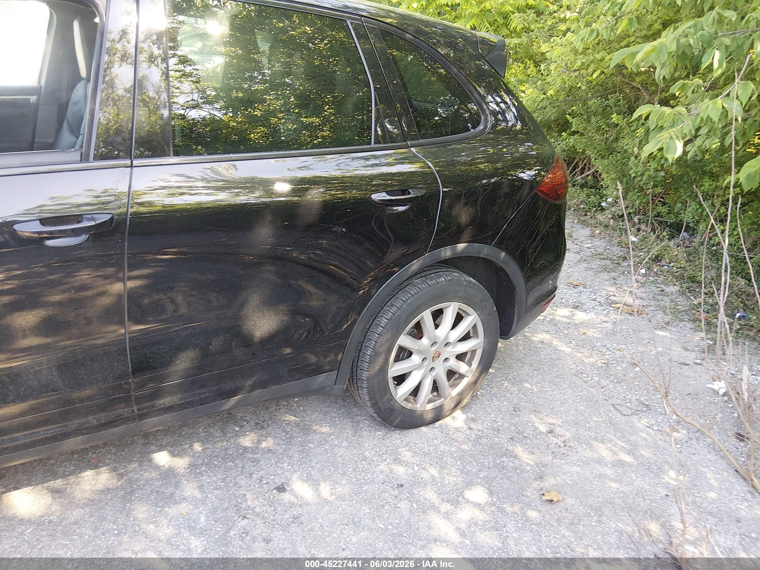 2013 Porsche Cayenne   Black vin: WP1AA2A2XDLA08803