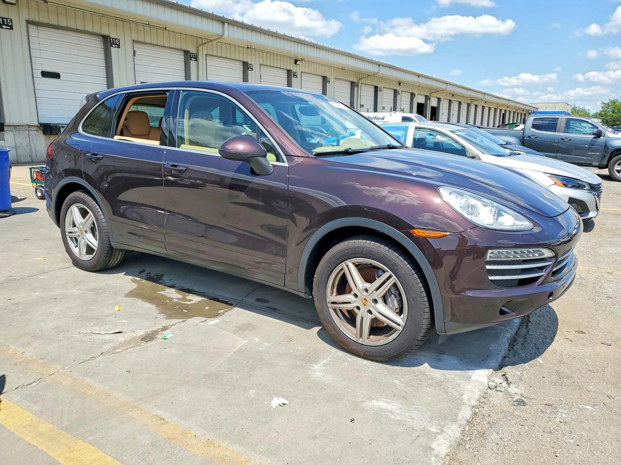 2014 Porsche Cayenne Burgundy vin: WP1AA2A2XELA96141