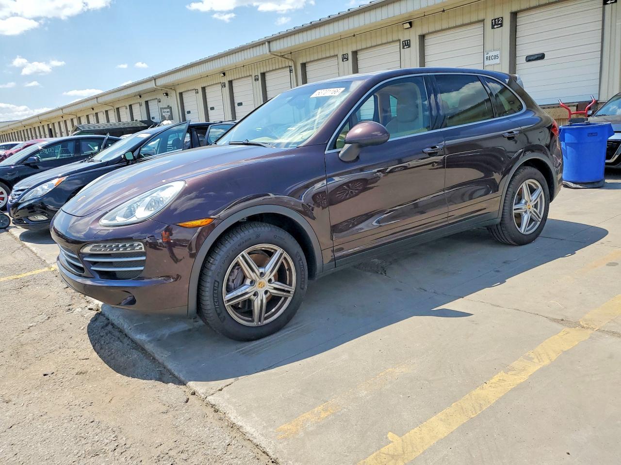 2014 Porsche Cayenne Burgundy vin: WP1AA2A2XELA96141