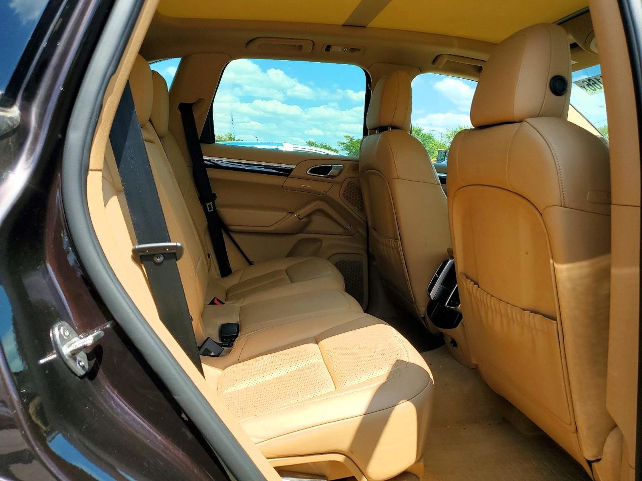 2014 Porsche Cayenne Burgundy vin: WP1AA2A2XELA96141