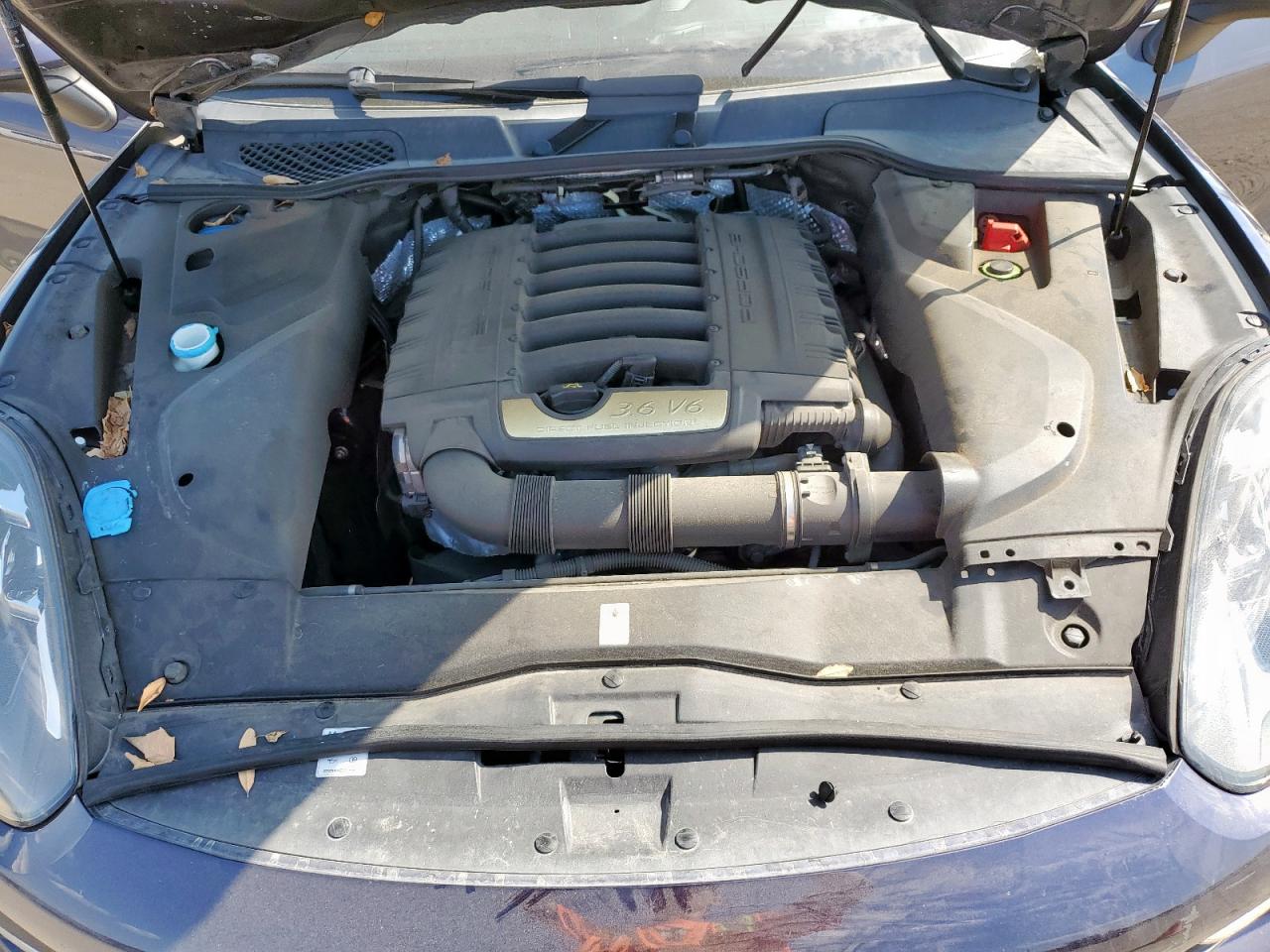 2018 Porsche Cayenne Blue vin: WP1AA2A2XJKA00959