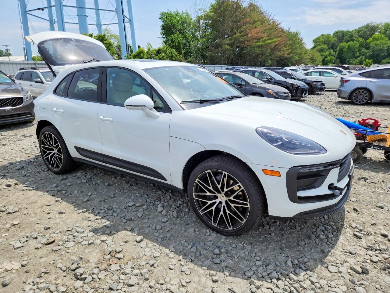2022 Porsche Macan White vin: WP1AA2A50NLB06315