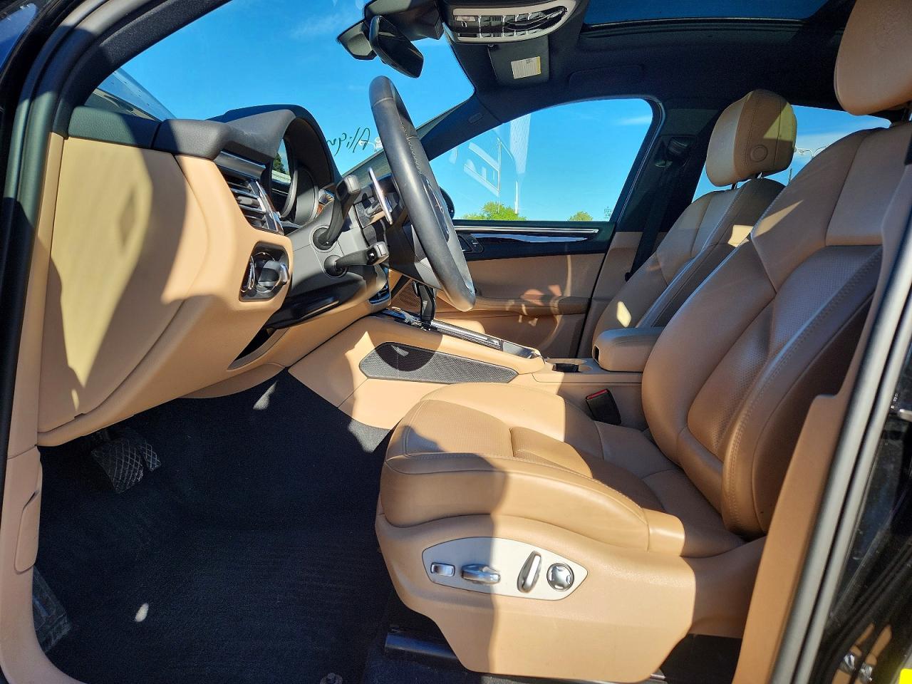 2023 Porsche Macan Base Black vin: WP1AA2A50PLB20718