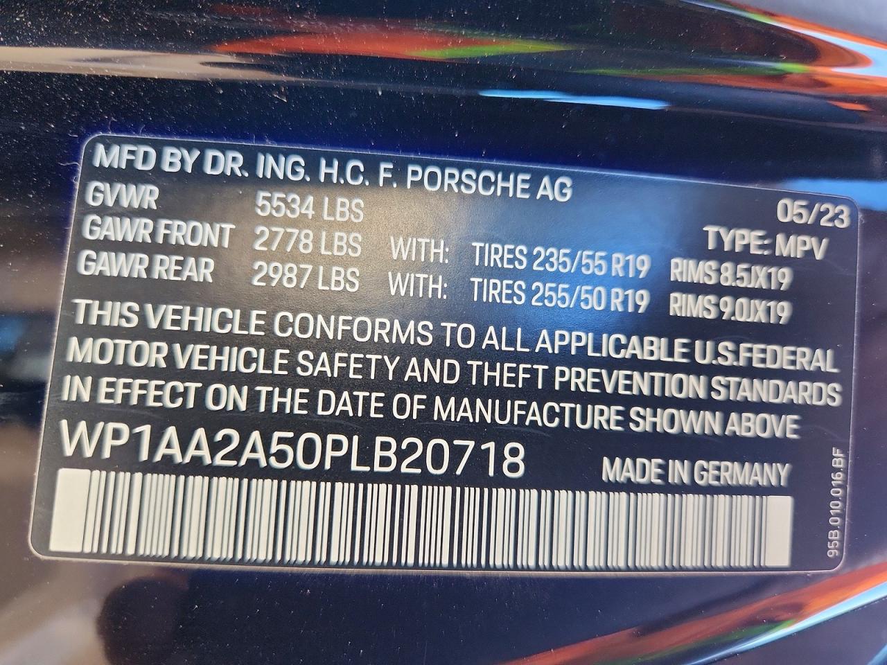2023 Porsche Macan Base Black vin: WP1AA2A50PLB20718