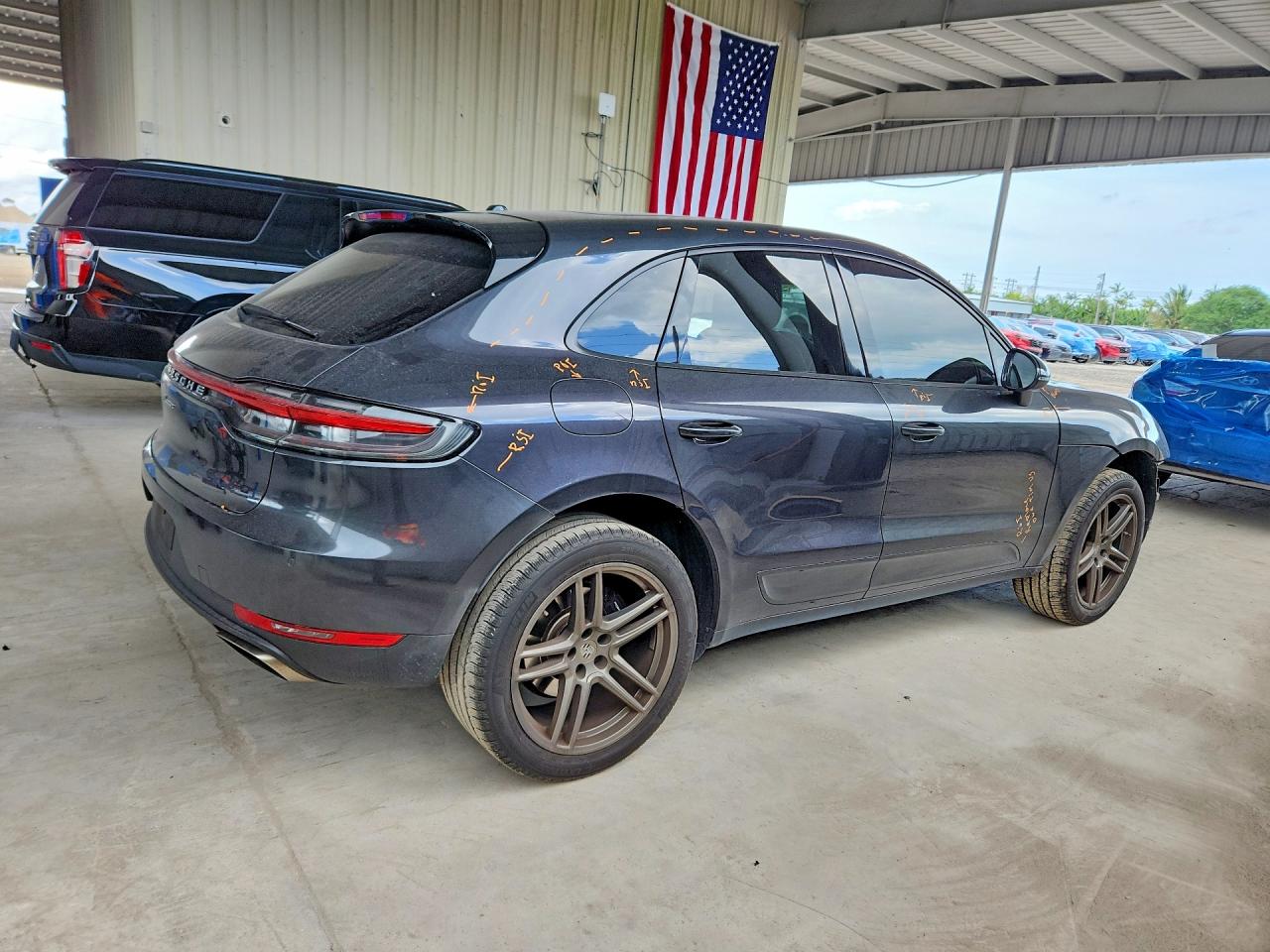 2019 Porsche Macan Gray vin: WP1AA2A51KLB03449
