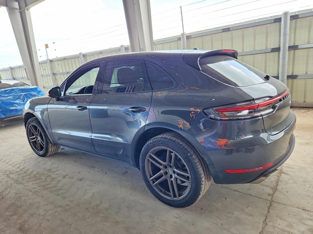 2019 Porsche Macan Gray vin: WP1AA2A51KLB03449