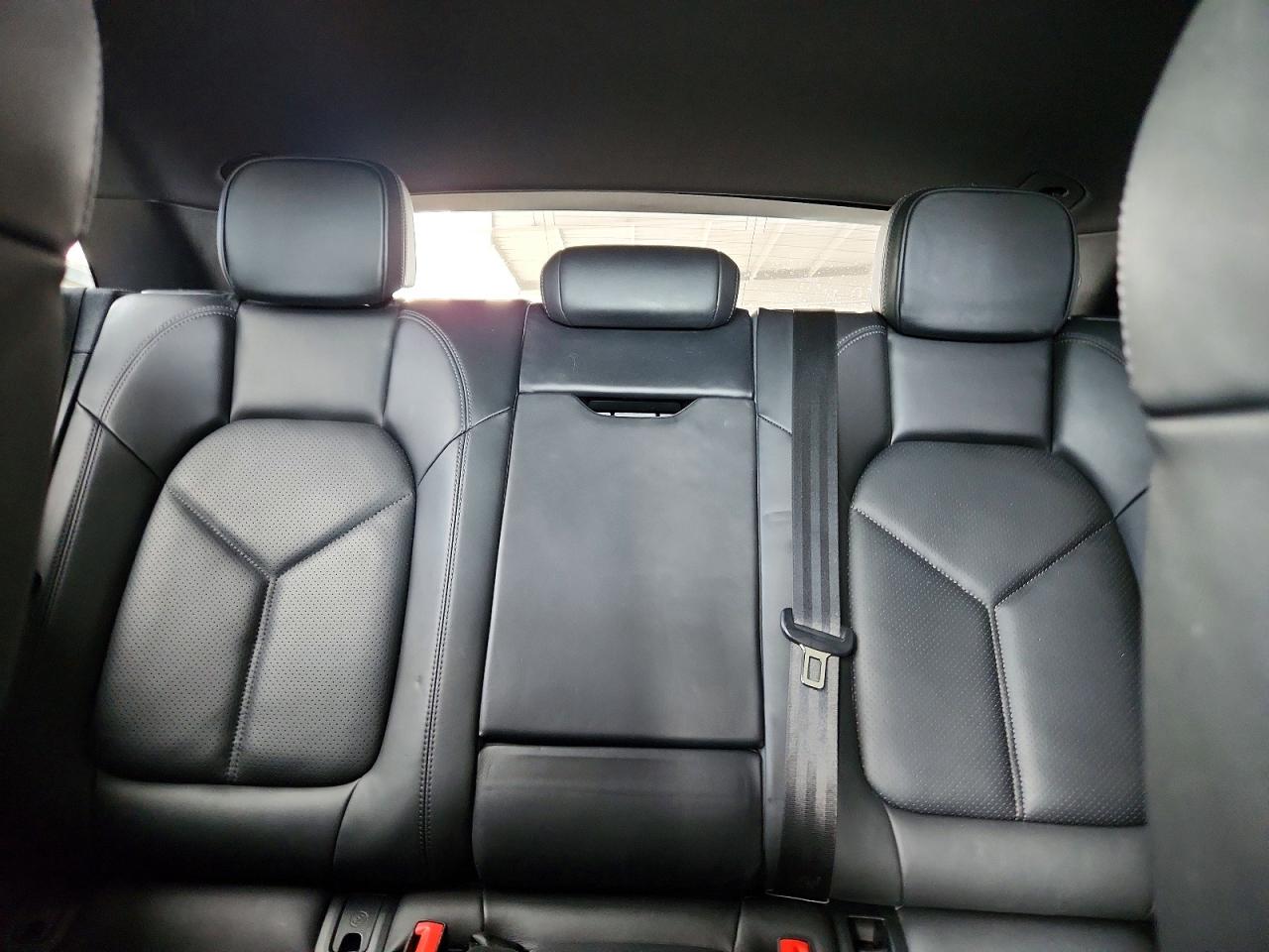 2019 Porsche Macan Gray vin: WP1AA2A51KLB03449