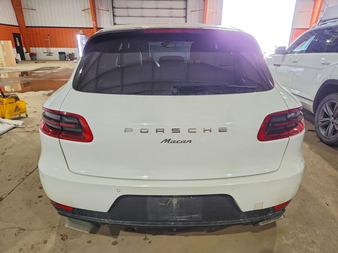 2017 Porsche Macan 4dr Awd Белый vin: WP1AA2A52HLB07664