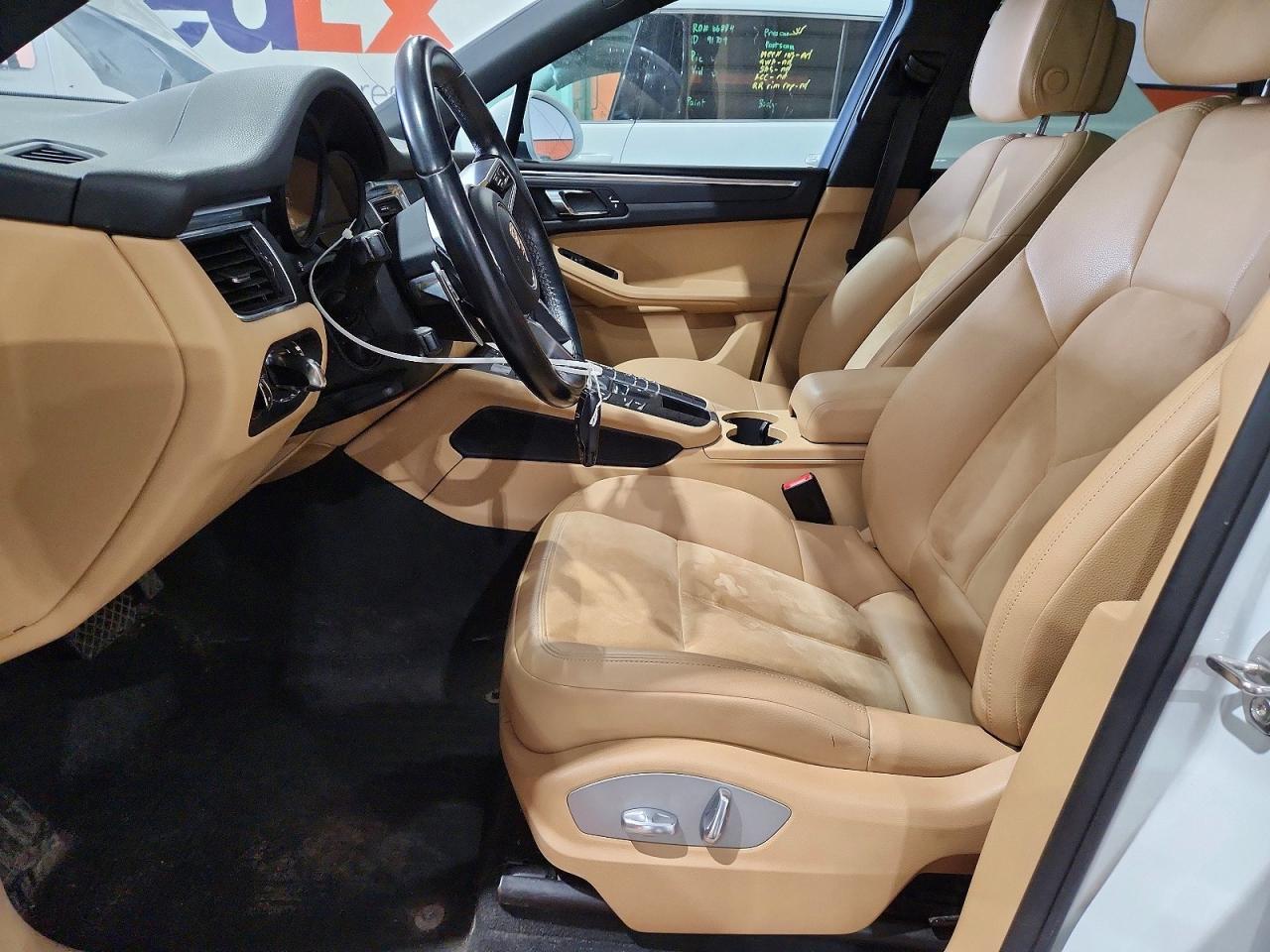 2017 Porsche Macan 4dr Awd Белый vin: WP1AA2A52HLB07664
