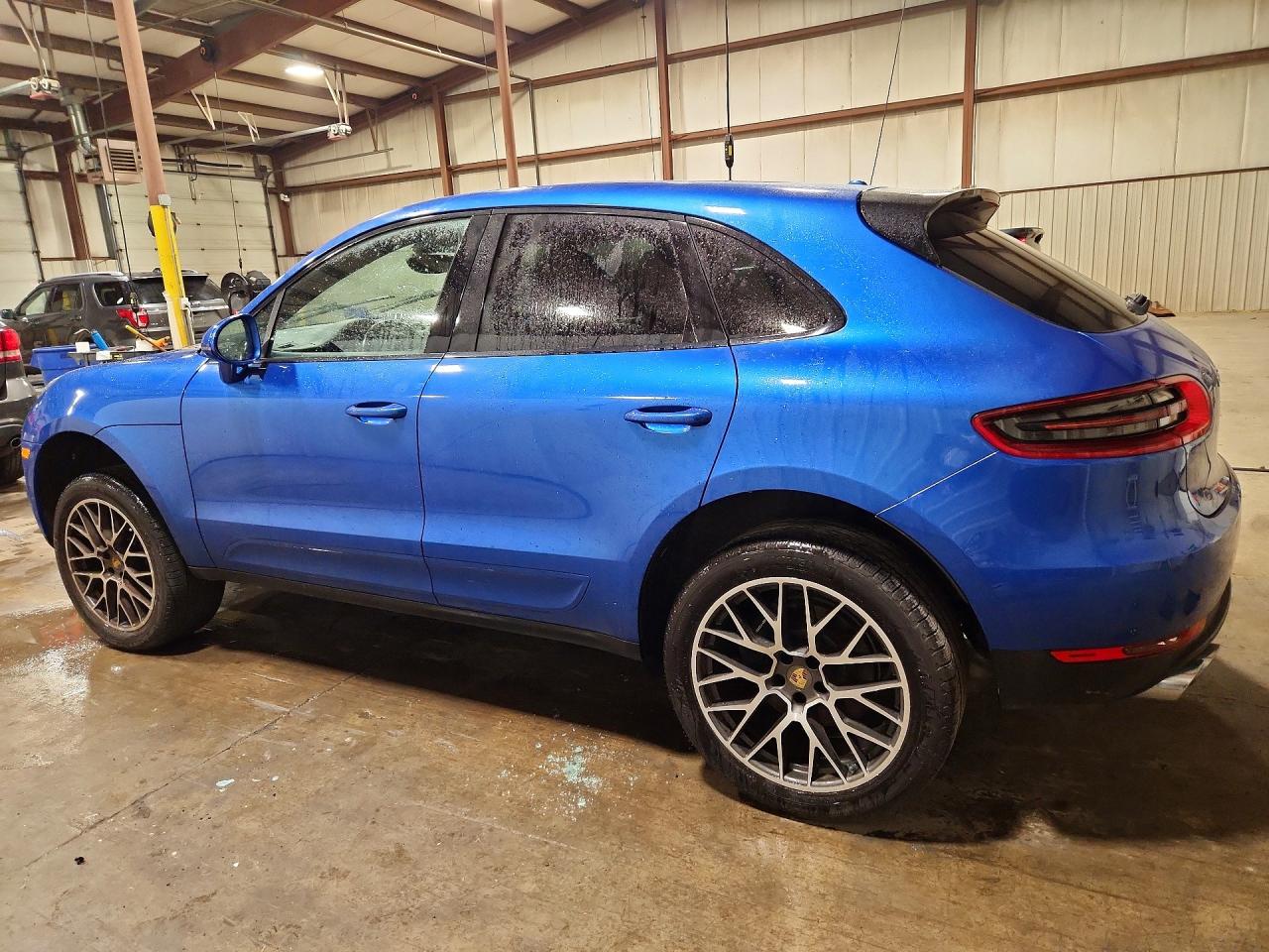 2018 Porsche Macan Blue vin: WP1AA2A52JLB17472