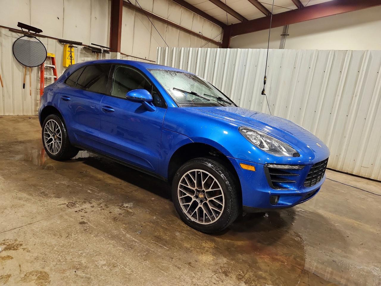 2018 Porsche Macan Blue vin: WP1AA2A52JLB17472