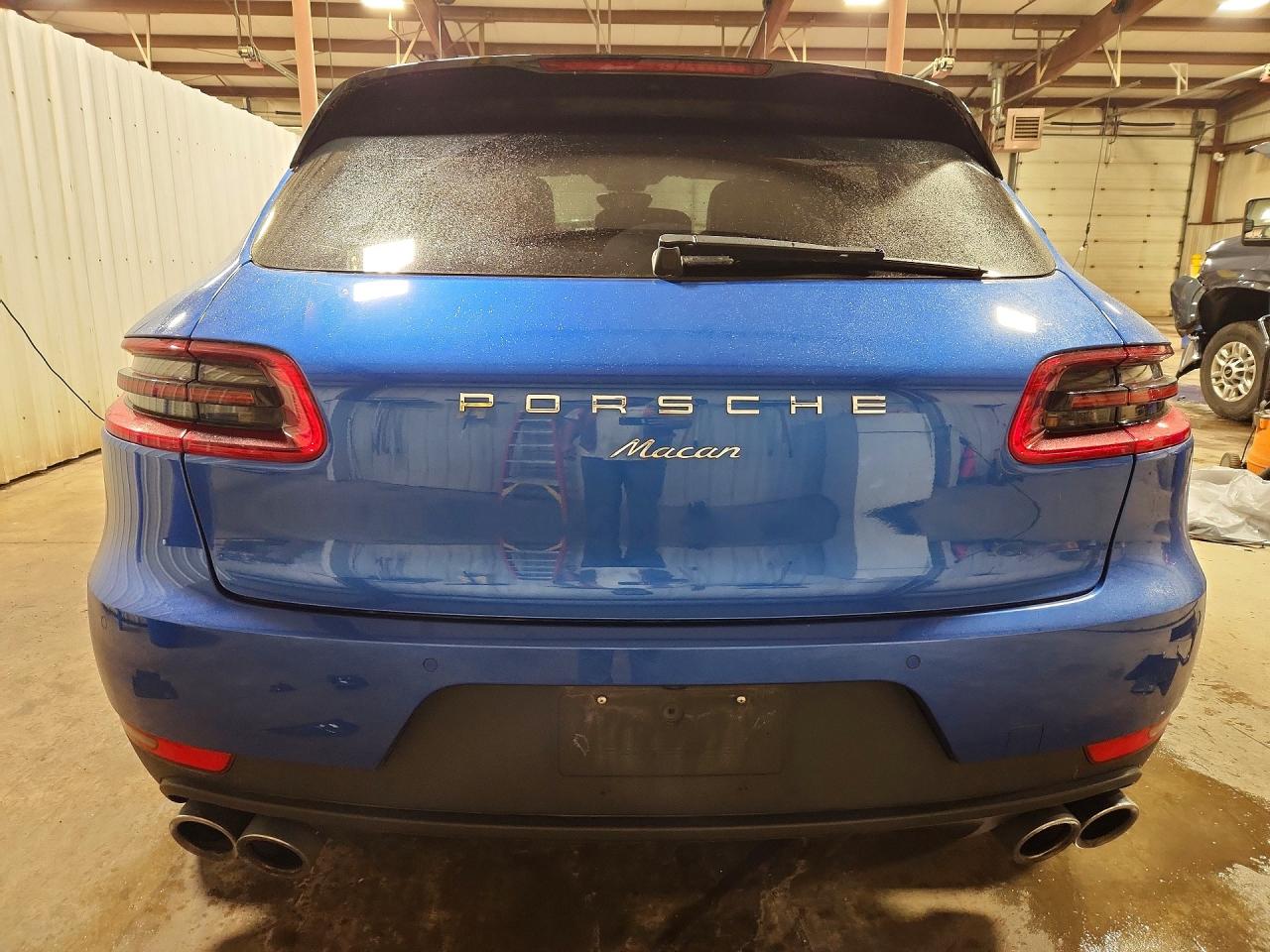 2018 Porsche Macan Blue vin: WP1AA2A52JLB17472
