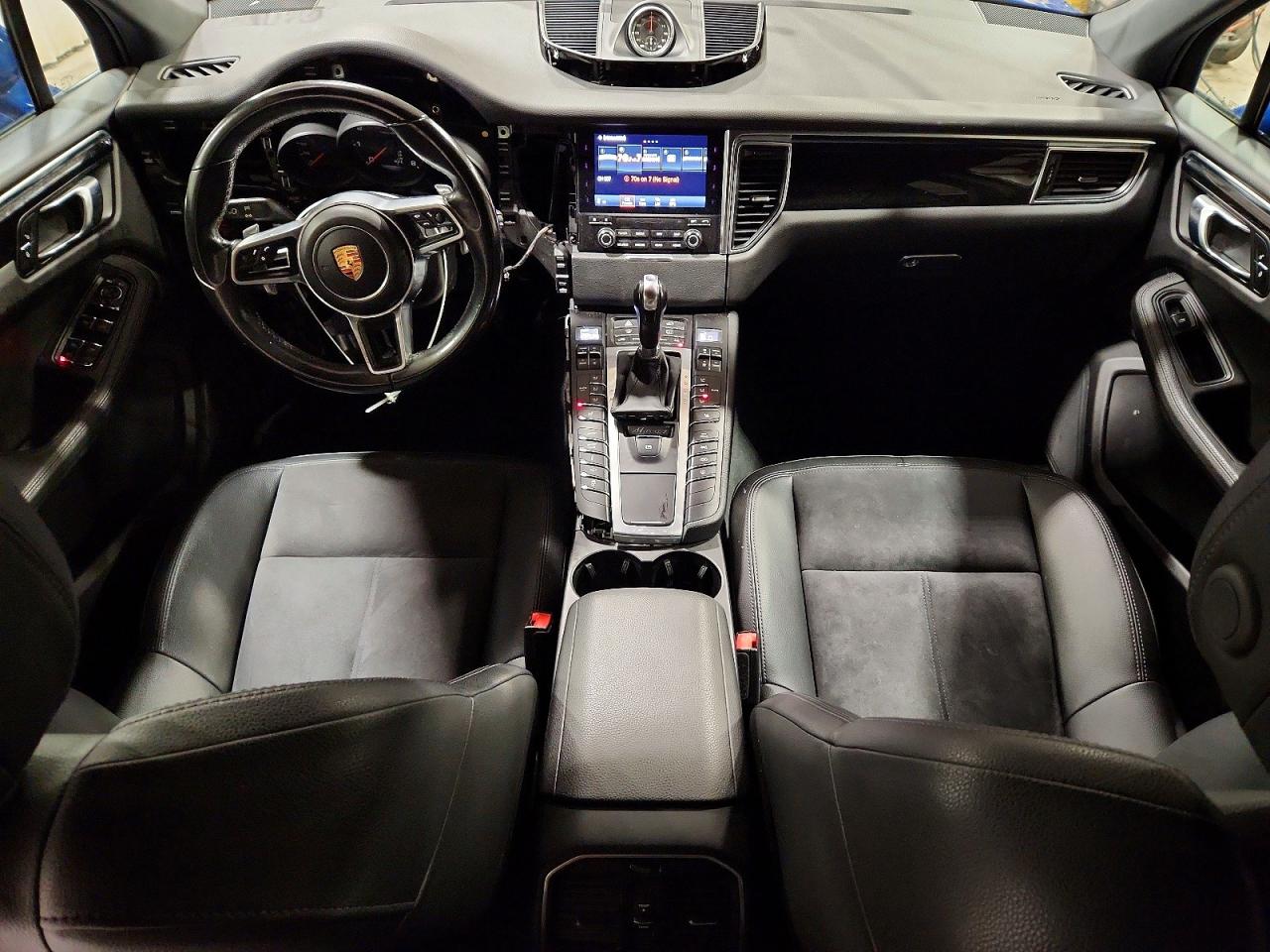 2018 Porsche Macan Blue vin: WP1AA2A52JLB17472