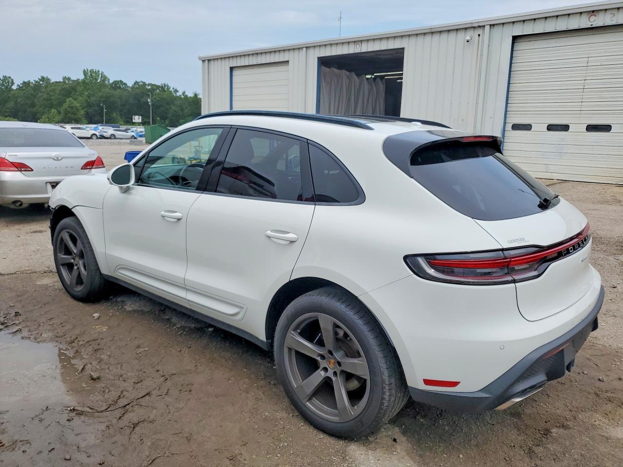 2023 Porsche Macan Base White vin: WP1AA2A52PLB06903