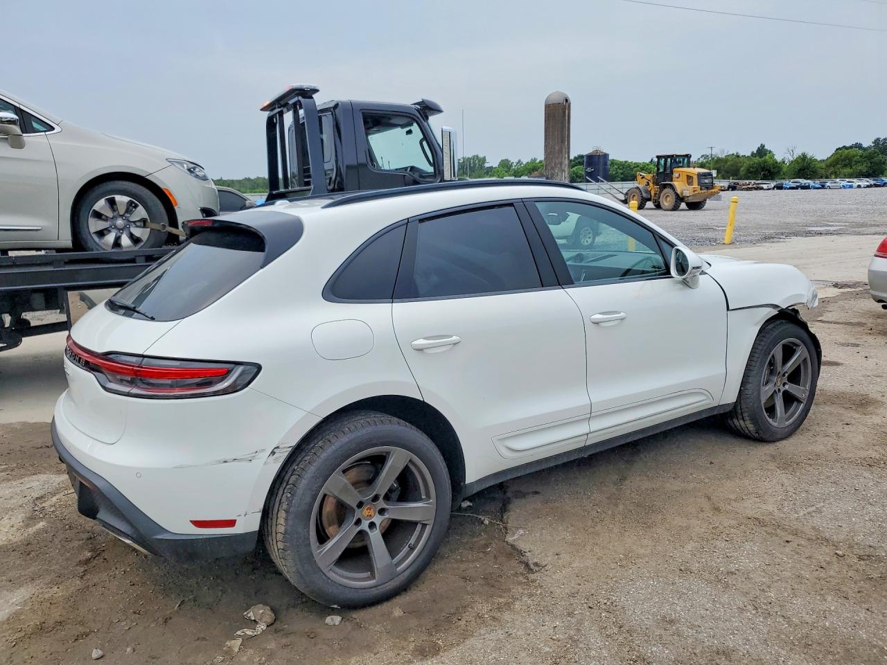2023 Porsche Macan Base White vin: WP1AA2A52PLB06903