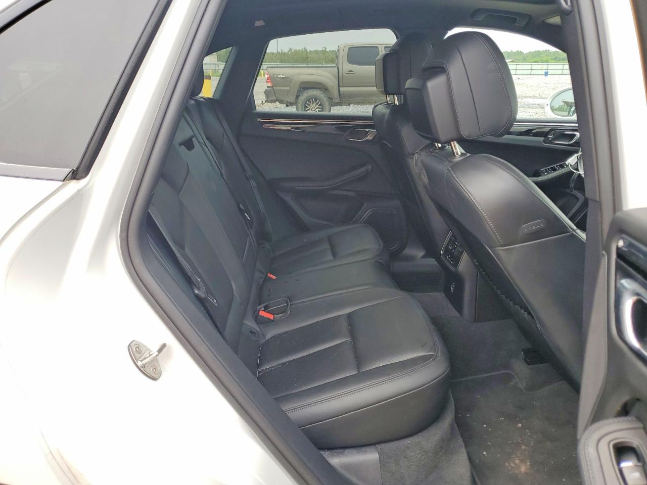 2023 Porsche Macan Base White vin: WP1AA2A52PLB06903