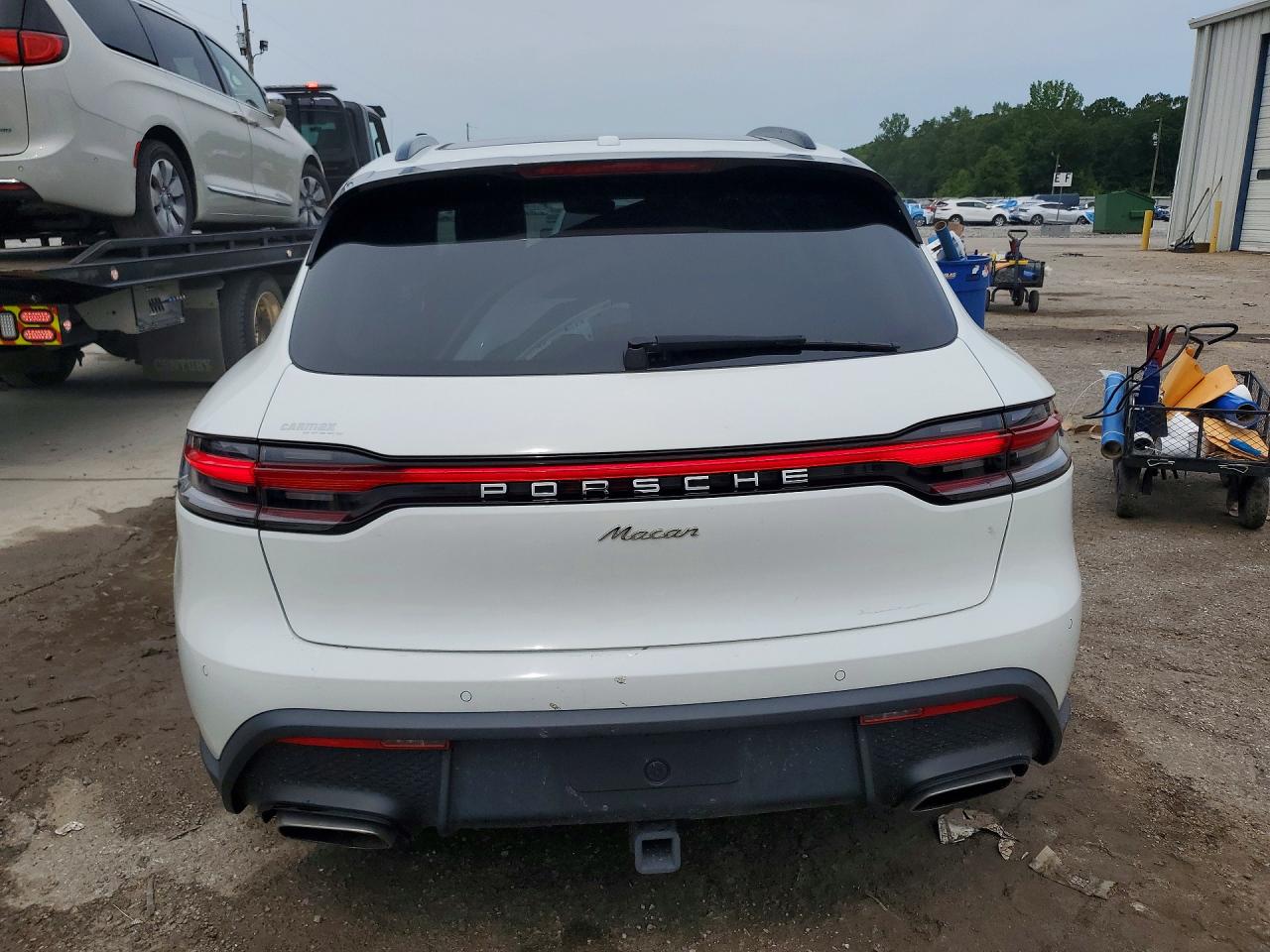 2023 Porsche Macan Base White vin: WP1AA2A52PLB06903