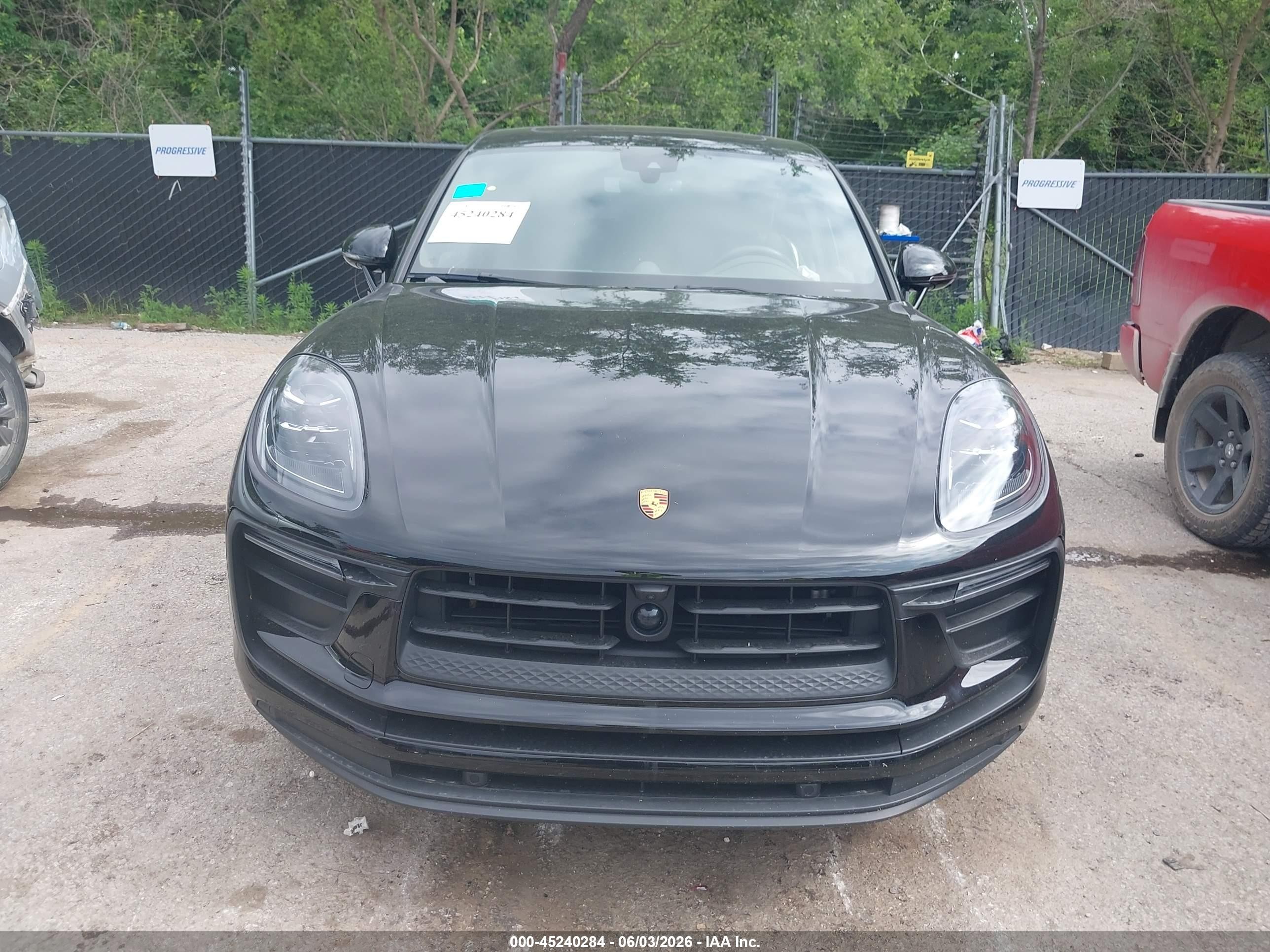 2024 Porsche Macan T Black vin: WP1AA2A53RLB05116