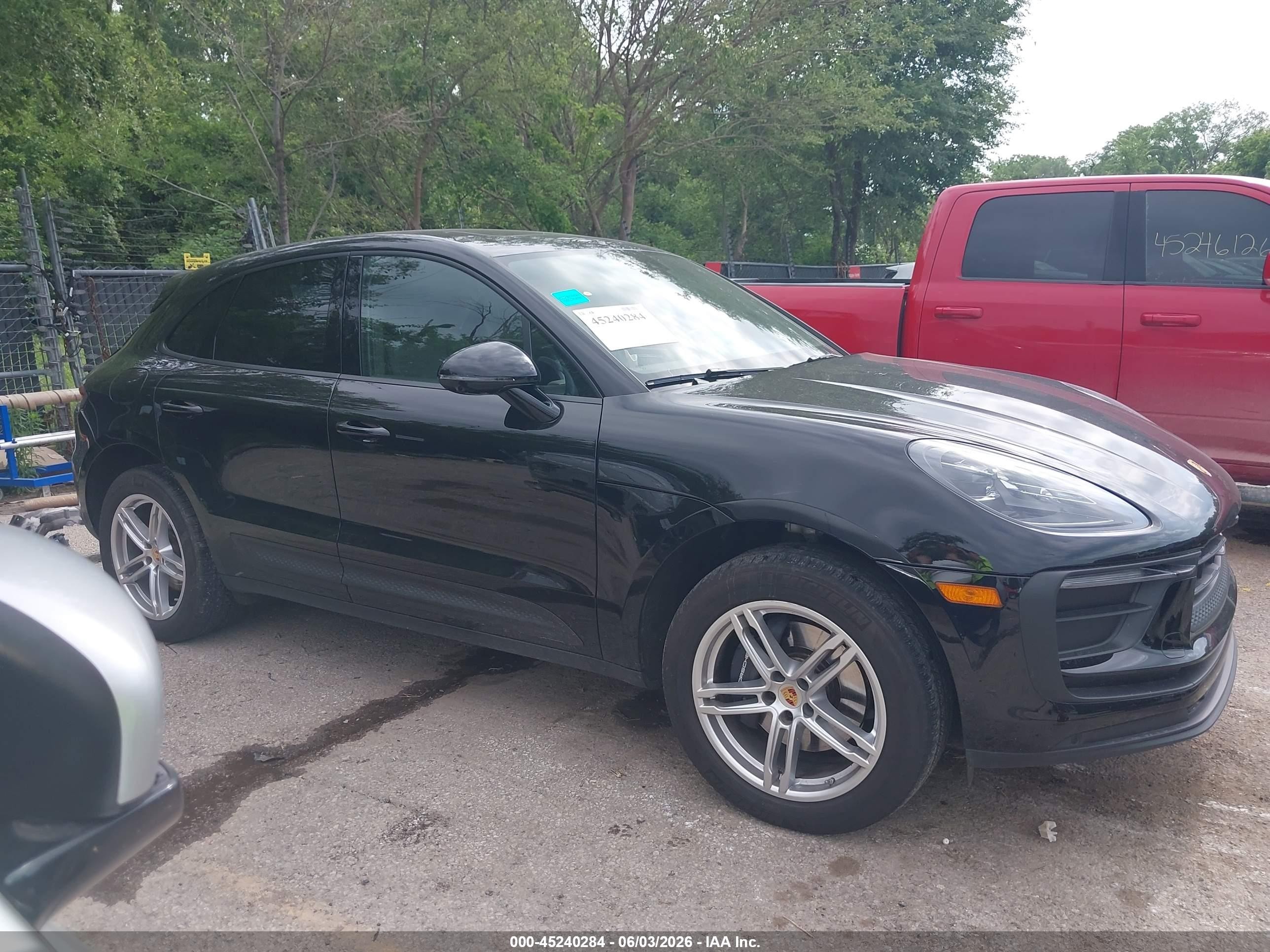 2024 Porsche Macan T Black vin: WP1AA2A53RLB05116