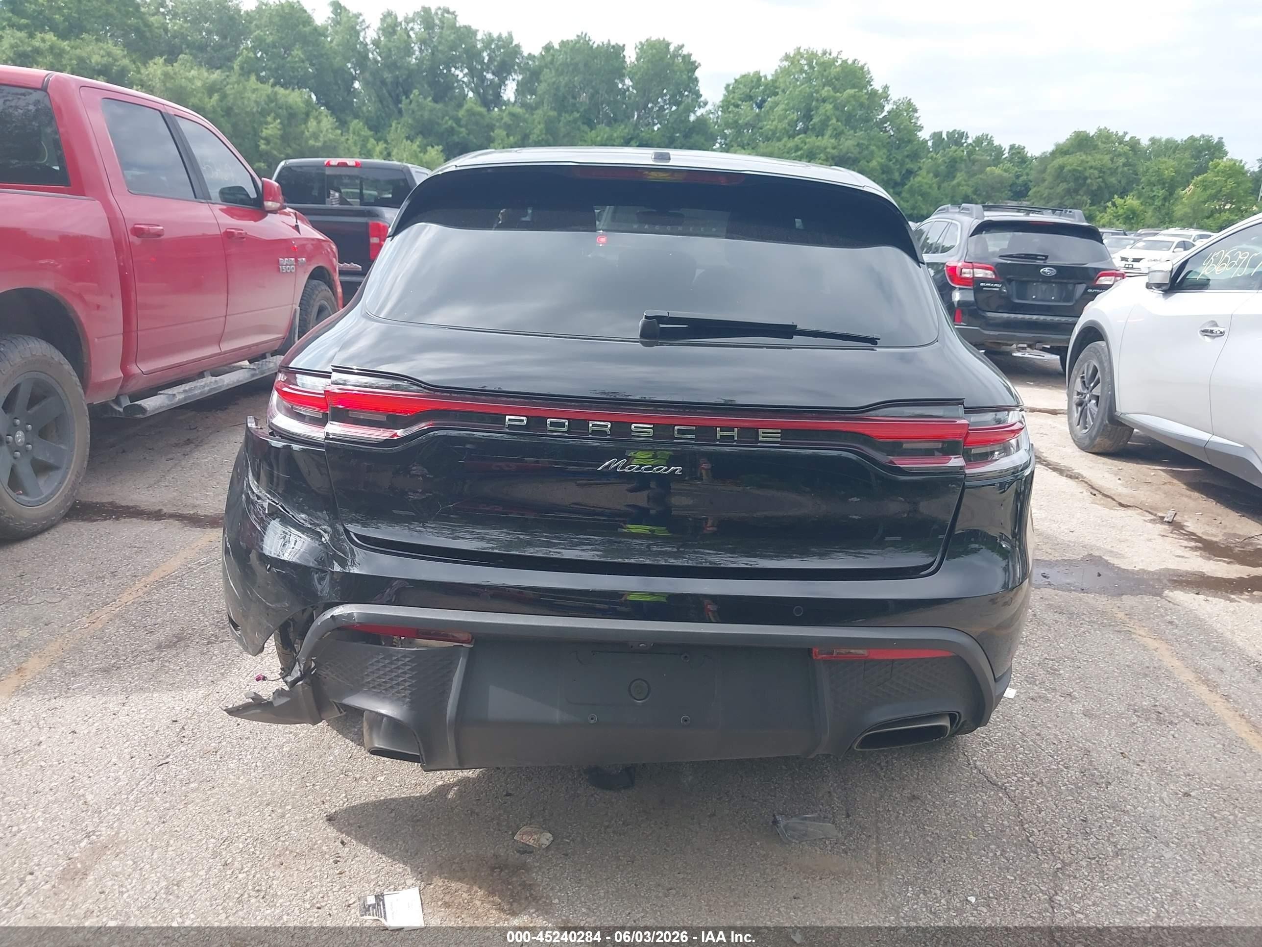 2024 Porsche Macan T Black vin: WP1AA2A53RLB05116