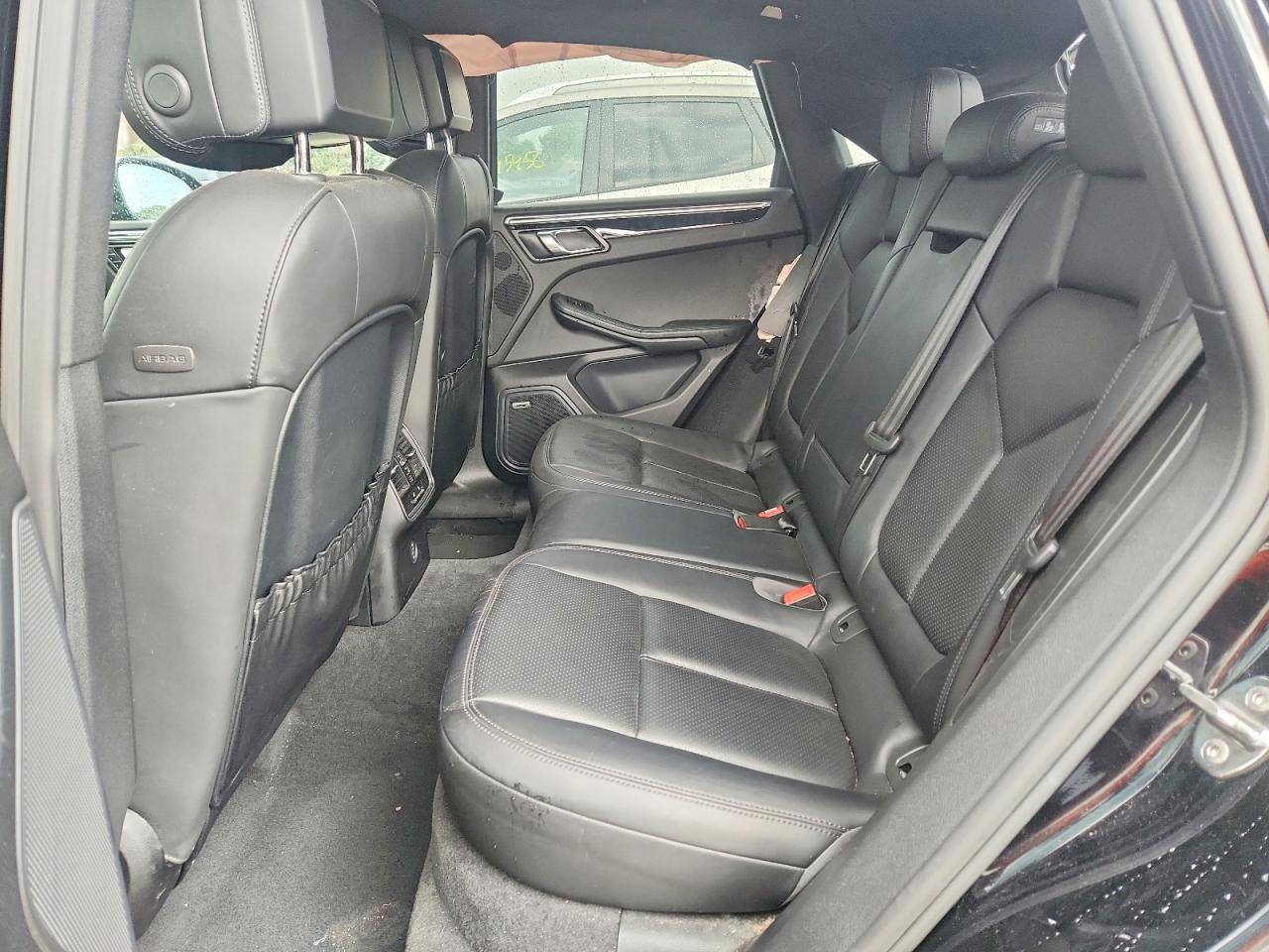 2017 Porsche Macan Black vin: WP1AA2A54HLB81166