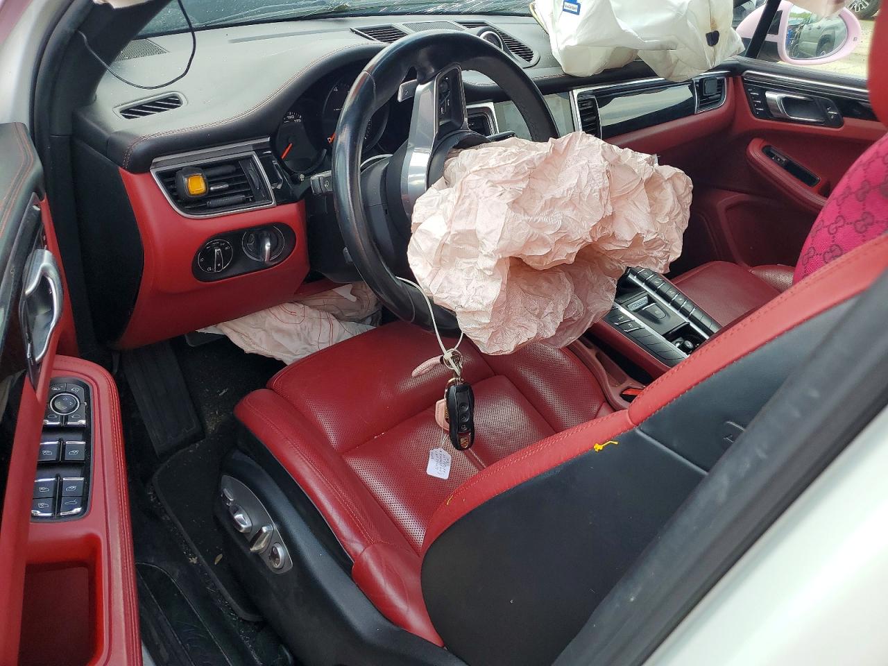 2018 Porsche Macan Pink vin: WP1AA2A54JLB24357