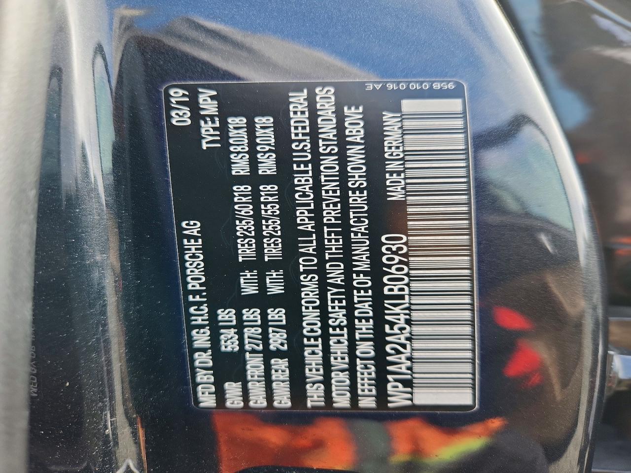 2019 Porsche Macan Charcoal vin: WP1AA2A54KLB06930