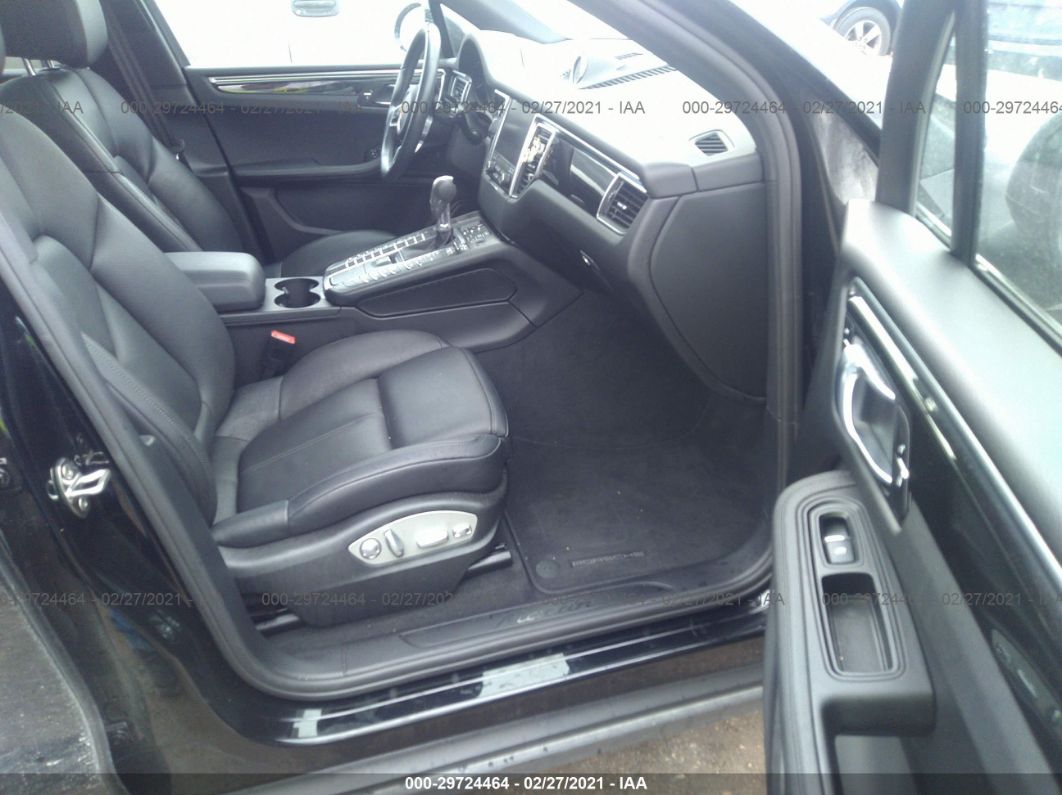 2018 Porsche Macan Black vin: WP1AA2A55JLB14520
