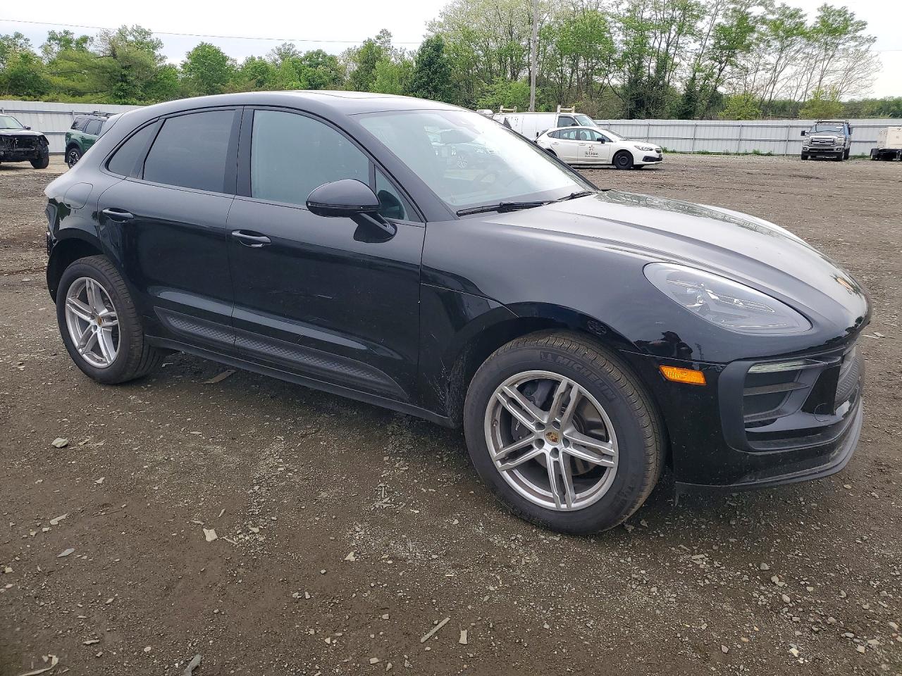 2026 Porsche Macan Base Black vin: WP1AA2A55TLB00779