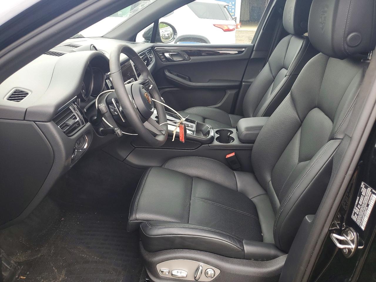 2026 Porsche Macan Base Black vin: WP1AA2A55TLB00779