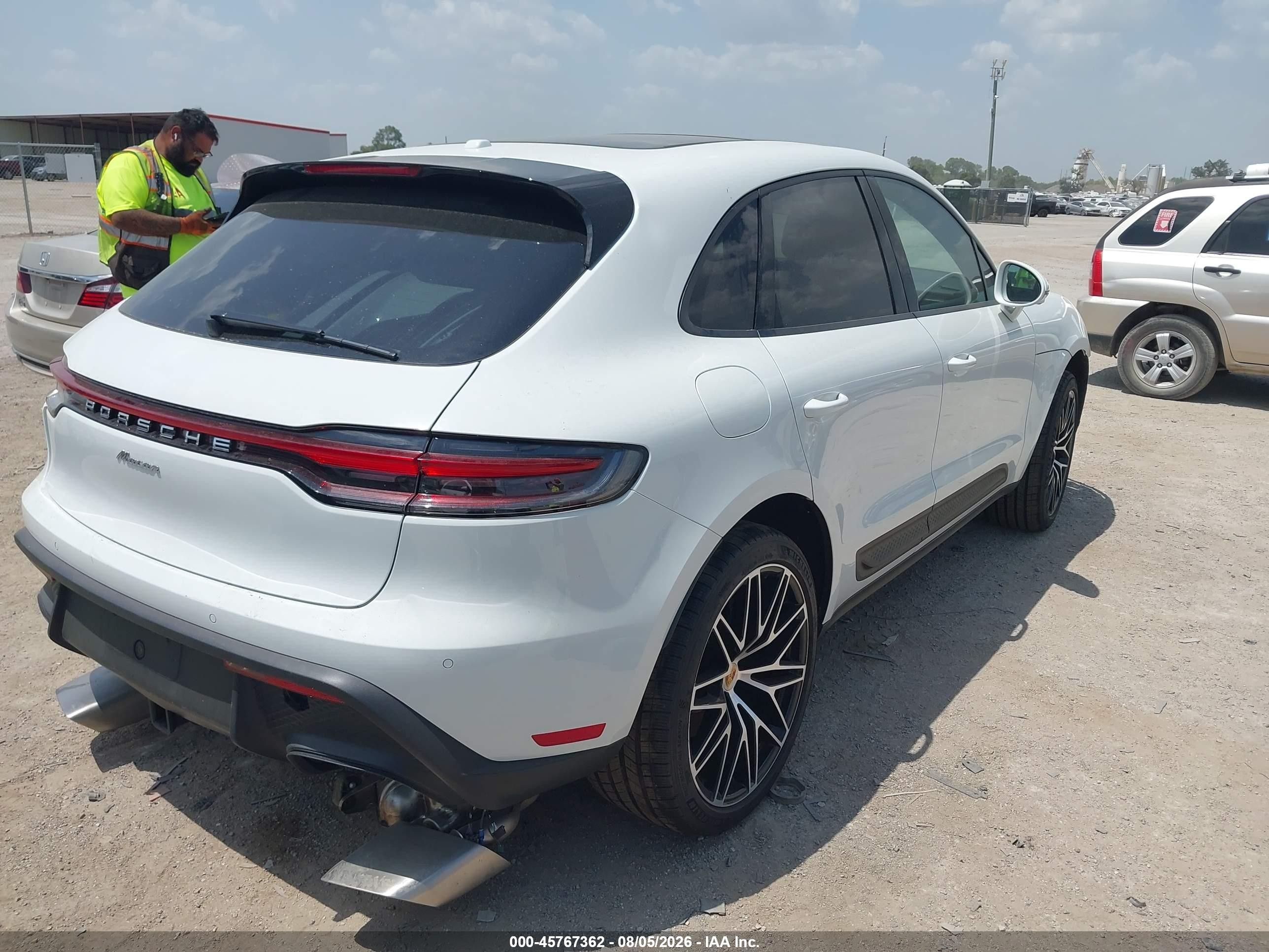 2026 Porsche Macan T Белый vin: WP1AA2A55TLB07019