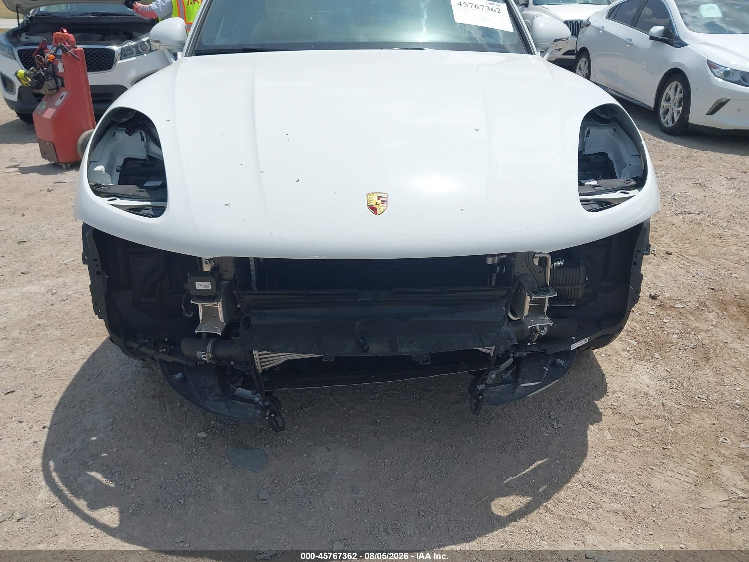 2026 Porsche Macan T Белый vin: WP1AA2A55TLB07019