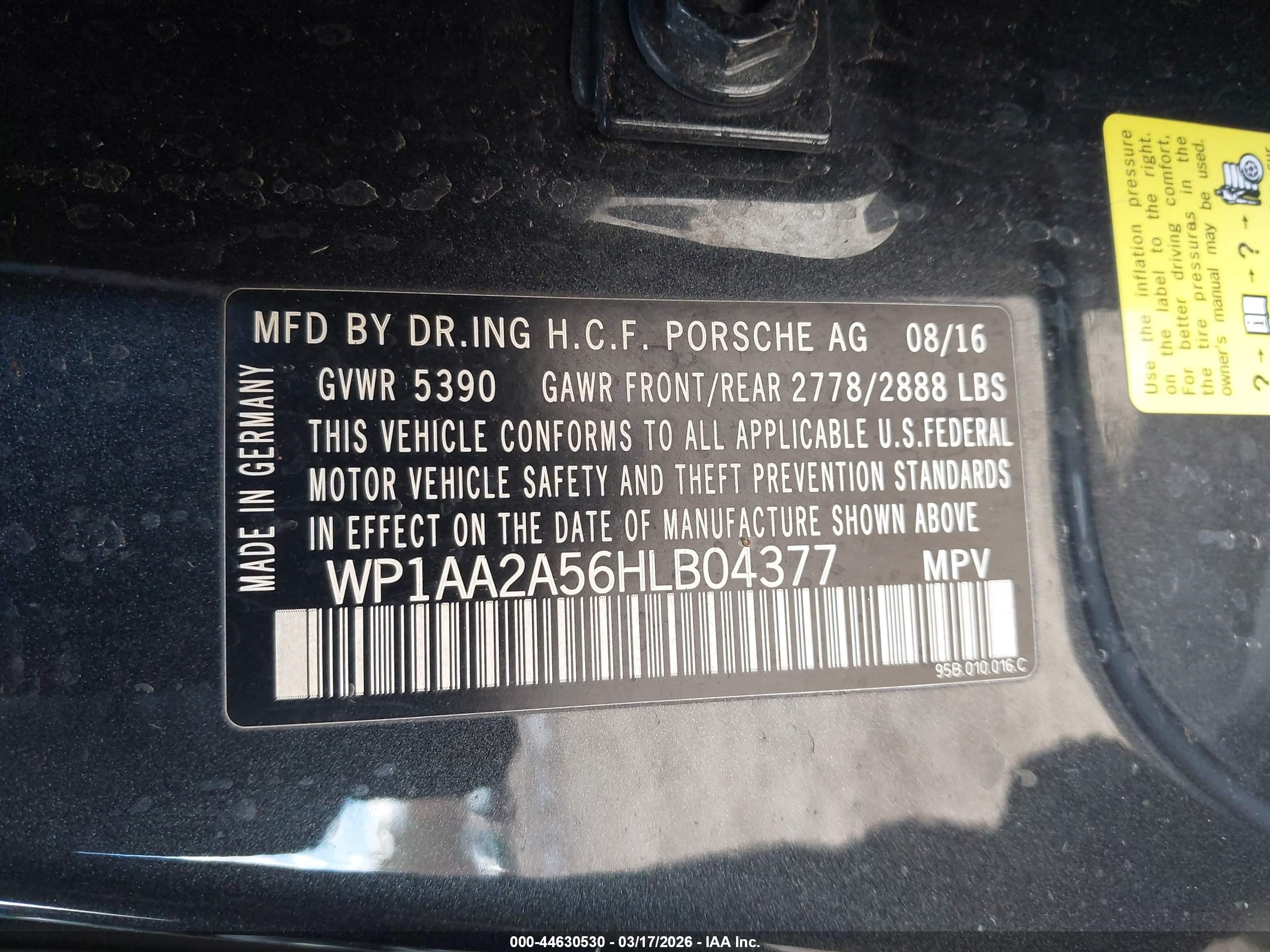 2017 Porsche Macan   Gray vin: WP1AA2A56HLB04377