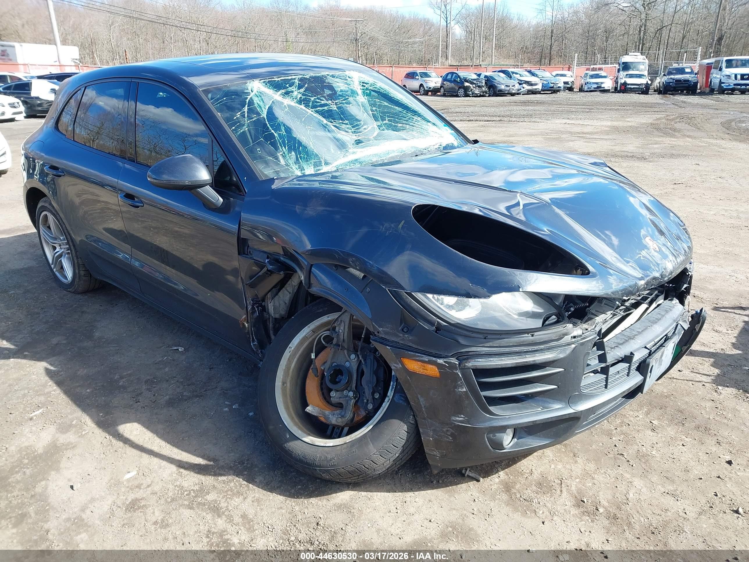 2017 Porsche Macan   Gray vin: WP1AA2A56HLB04377