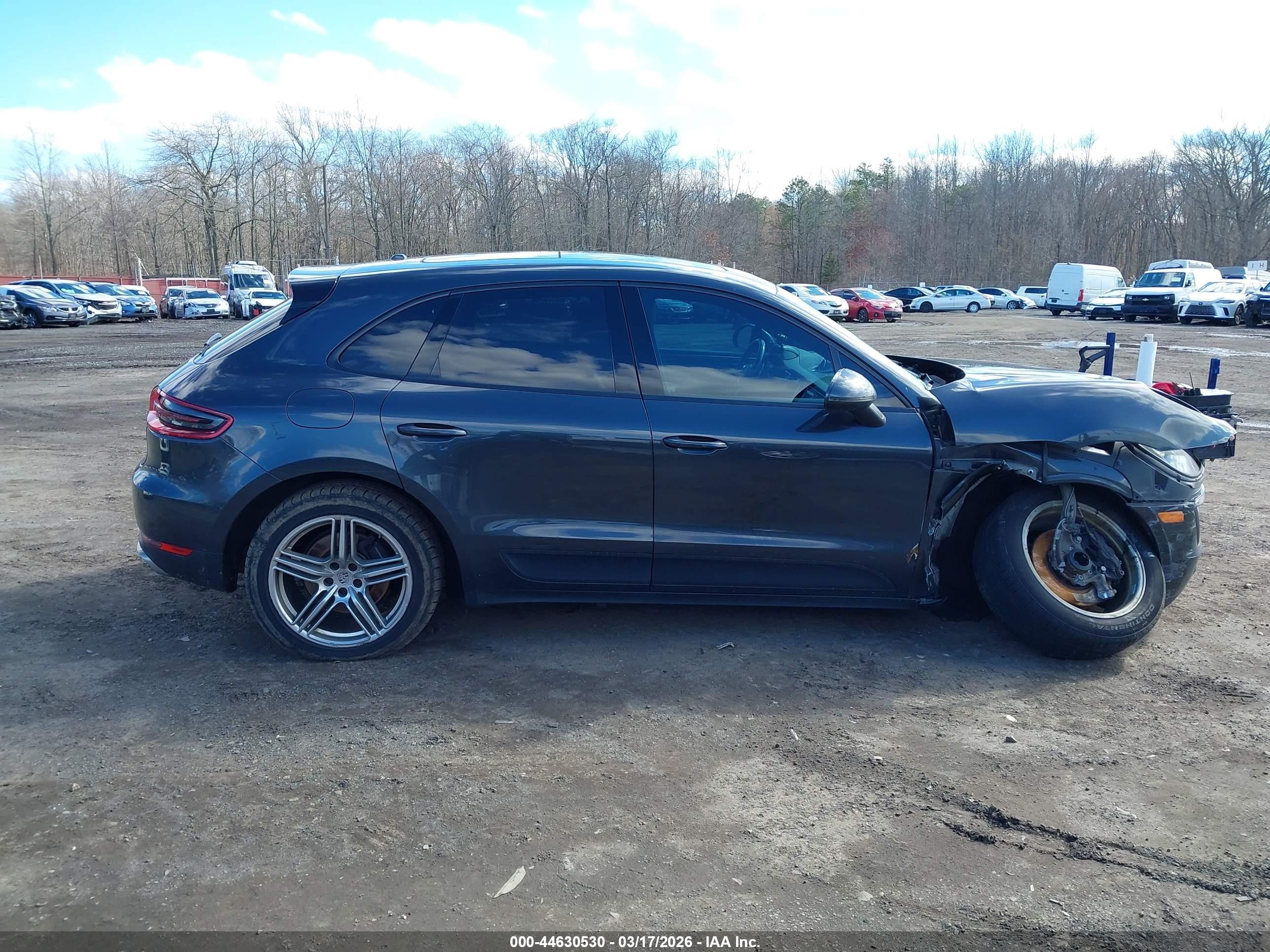 2017 Porsche Macan   Gray vin: WP1AA2A56HLB04377